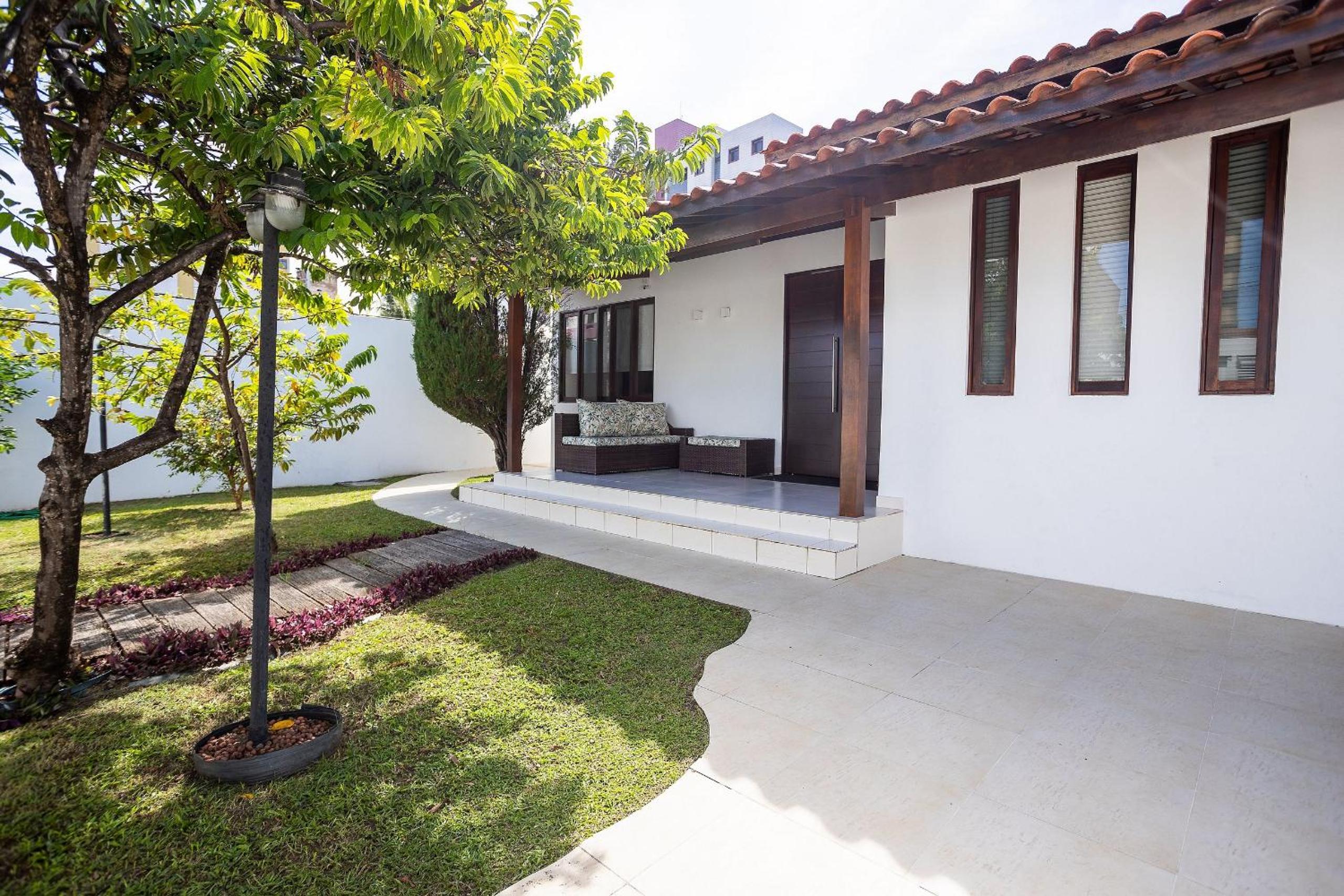 Garden House - Bessa Beach by Carpediem