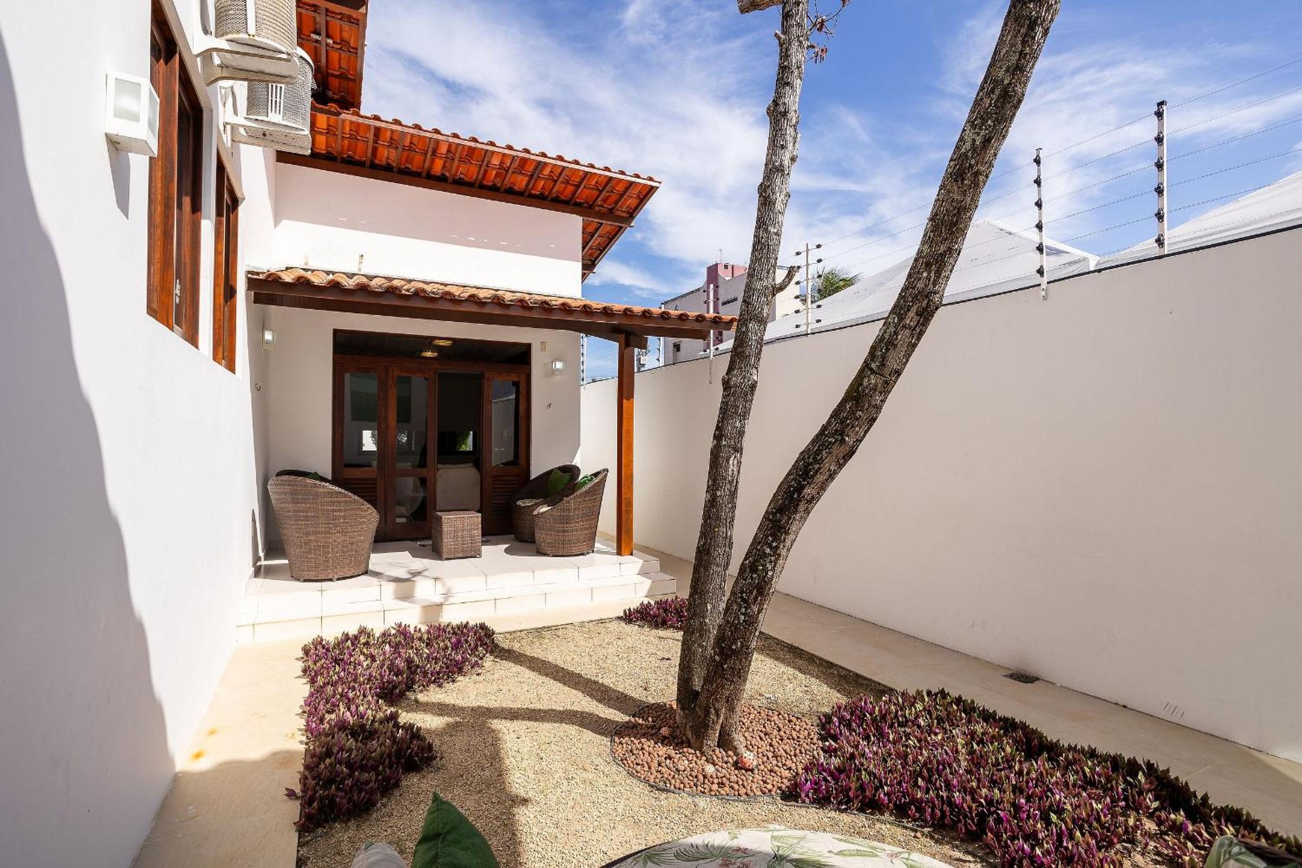 Garden House - Bessa Beach by Carpediem
