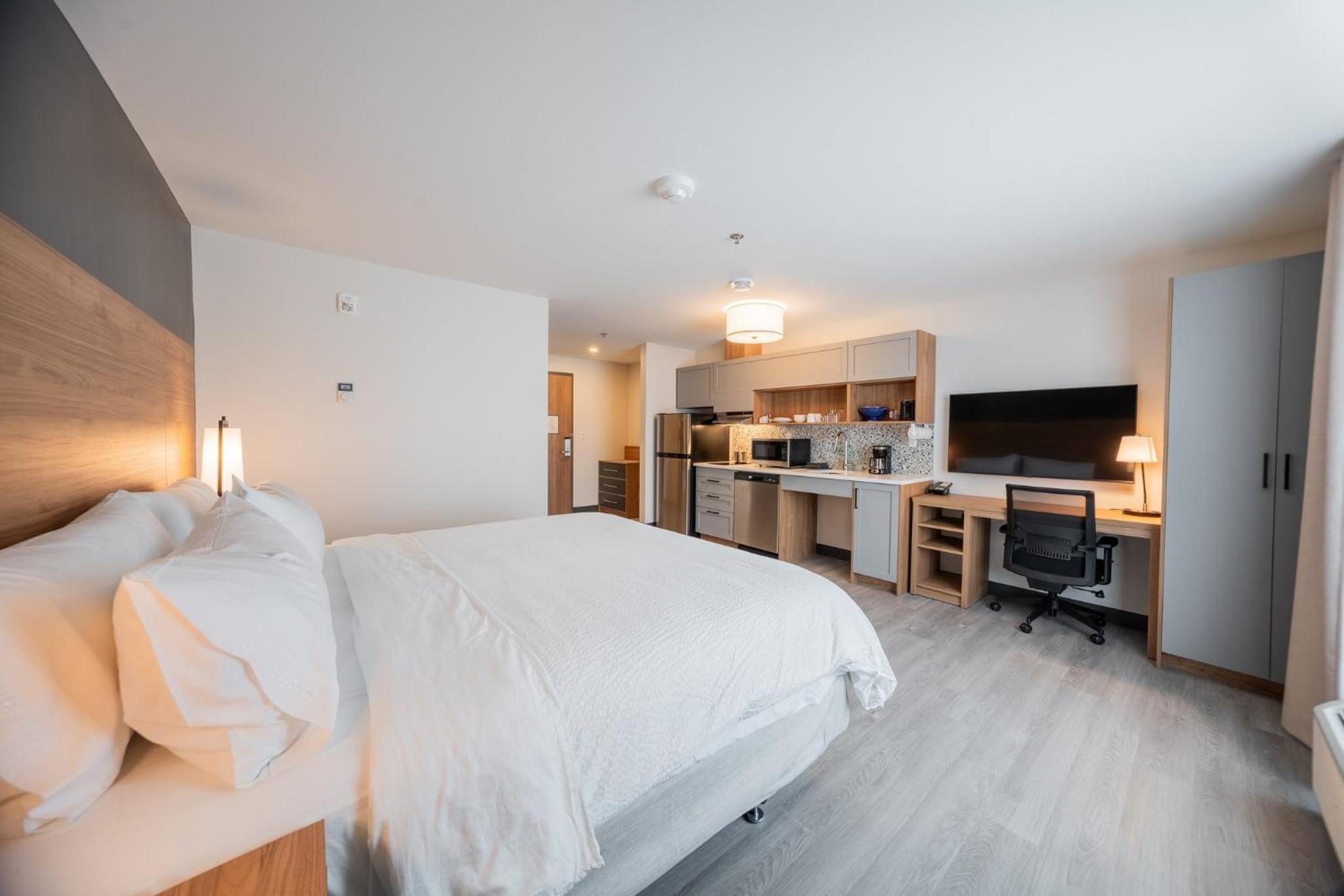 Trois-rivieres Vacations - Candlewood Suites Trois-Rivieres Ouest, an IHG Hotel - Property Image 24