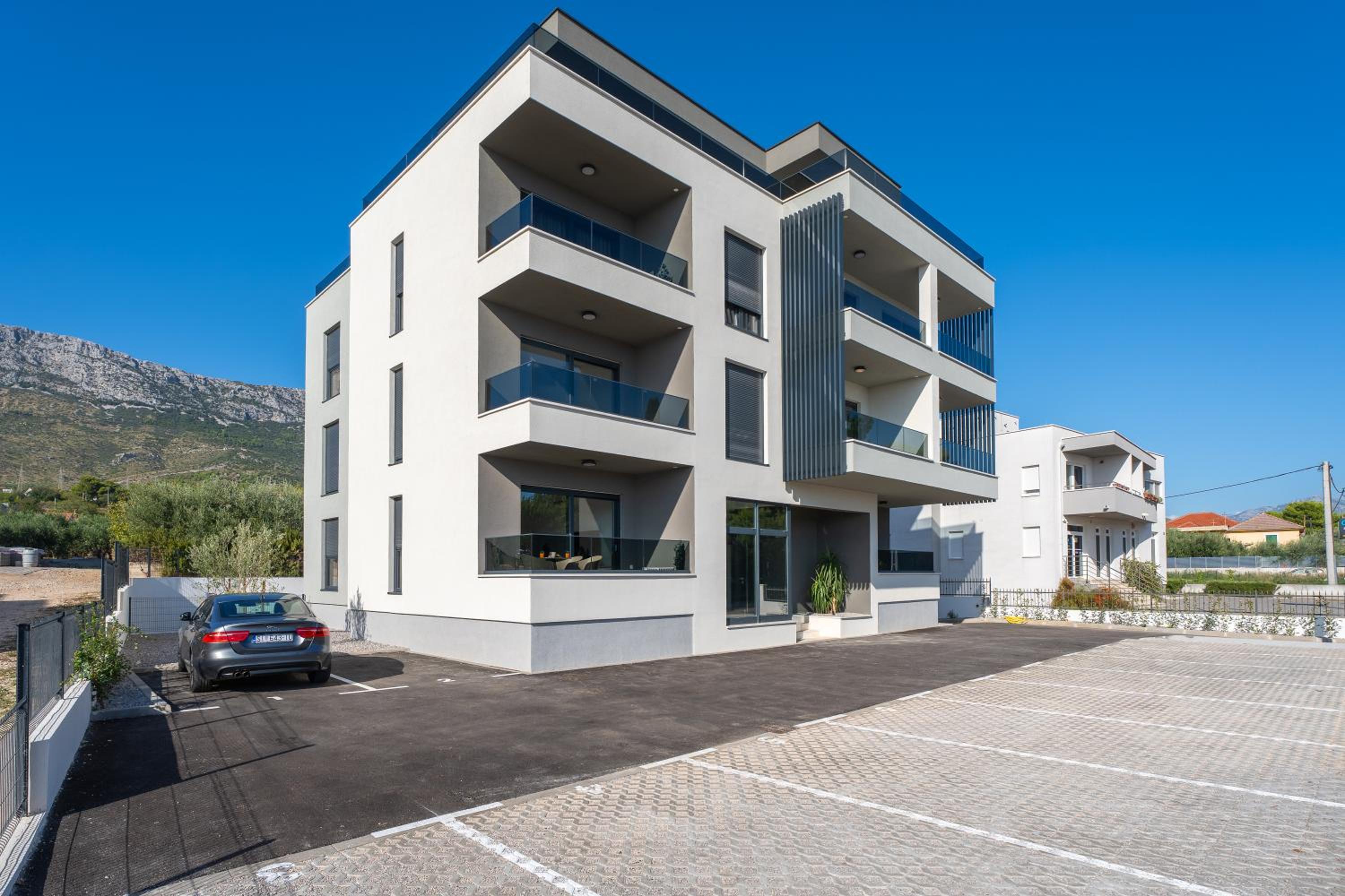 Luxury apartments Olive view 4
