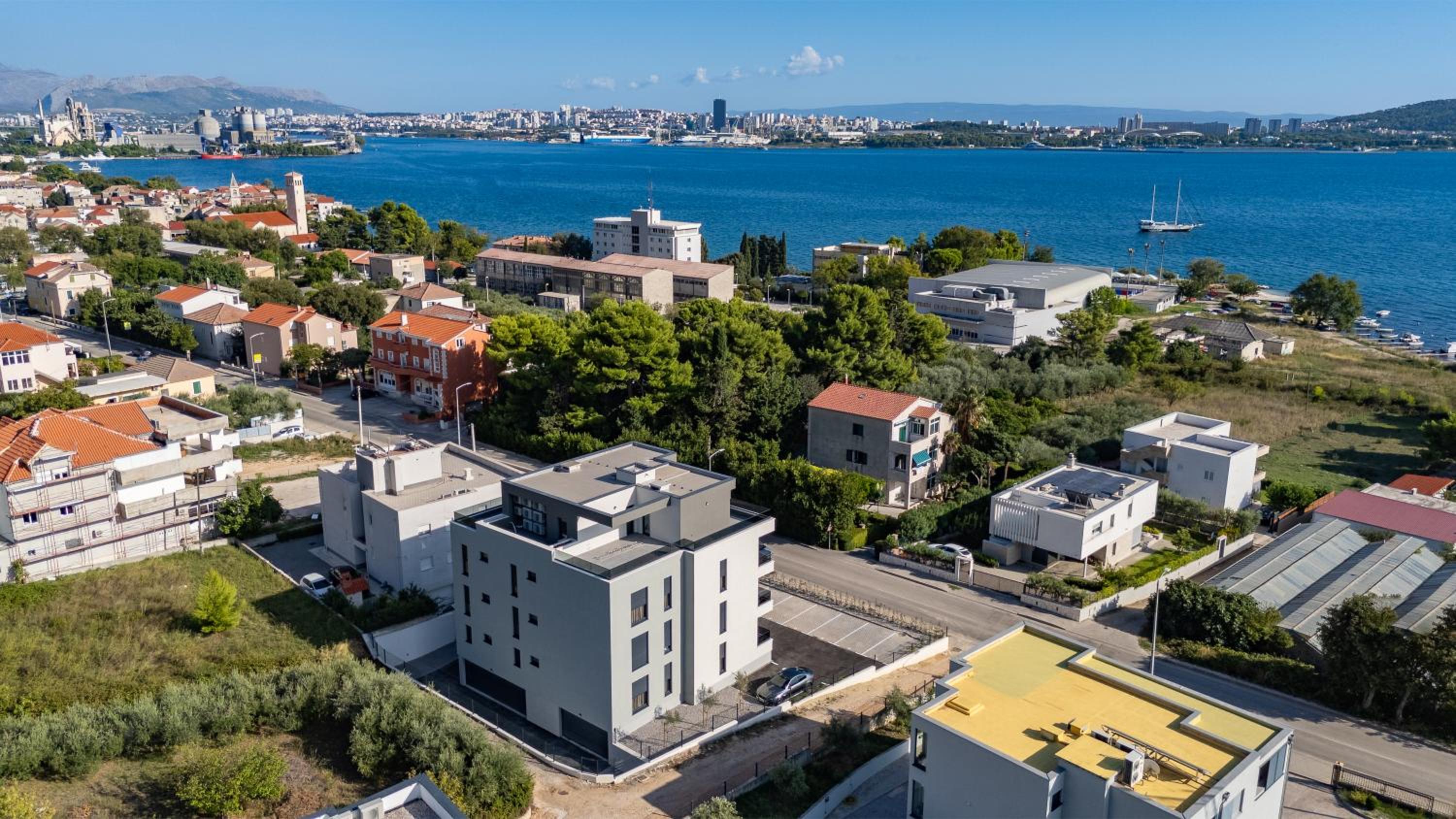 Luxury apartments Olive view 5