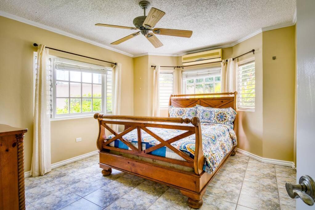 Two Bedroom Seafront Suite - Quiet & Relaxing view 3