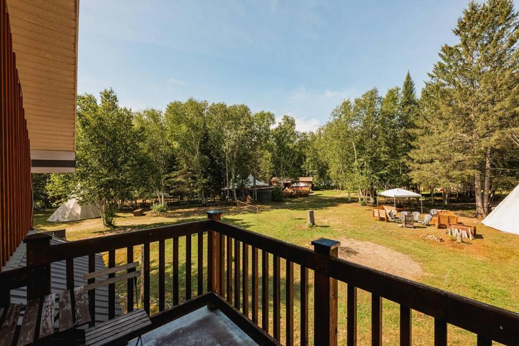 Charming Rustic Chalet on Lac Marie Louise