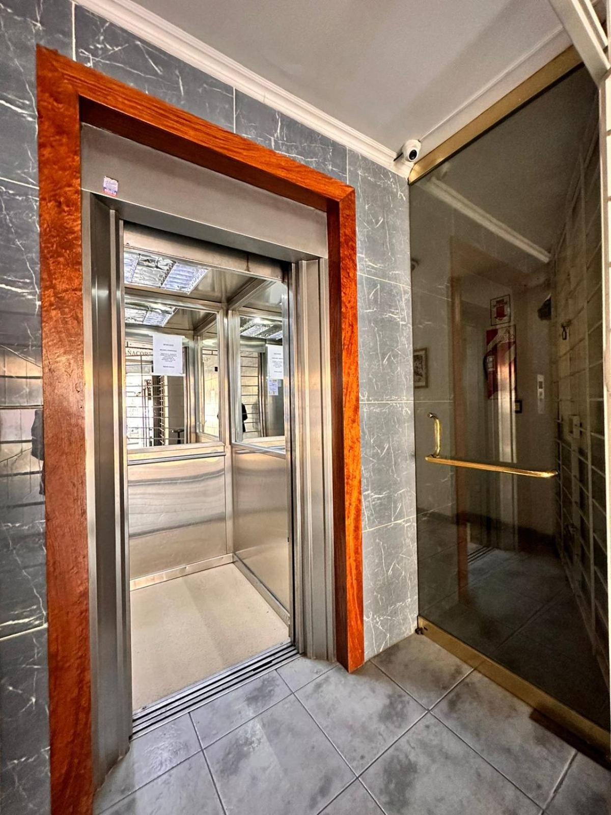 Departamento céntrico con cochera a metros del teatro Luxor