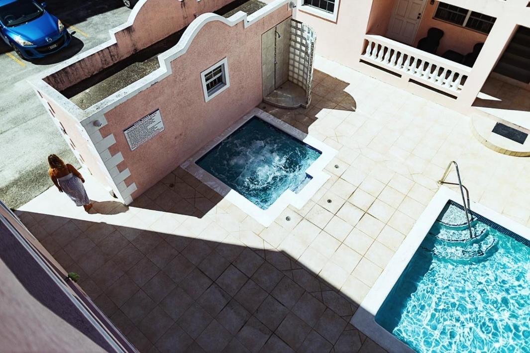 Seashades 2BR 1 full and 1 half bathrooms Condo with pool Close to beach Sleeps 4