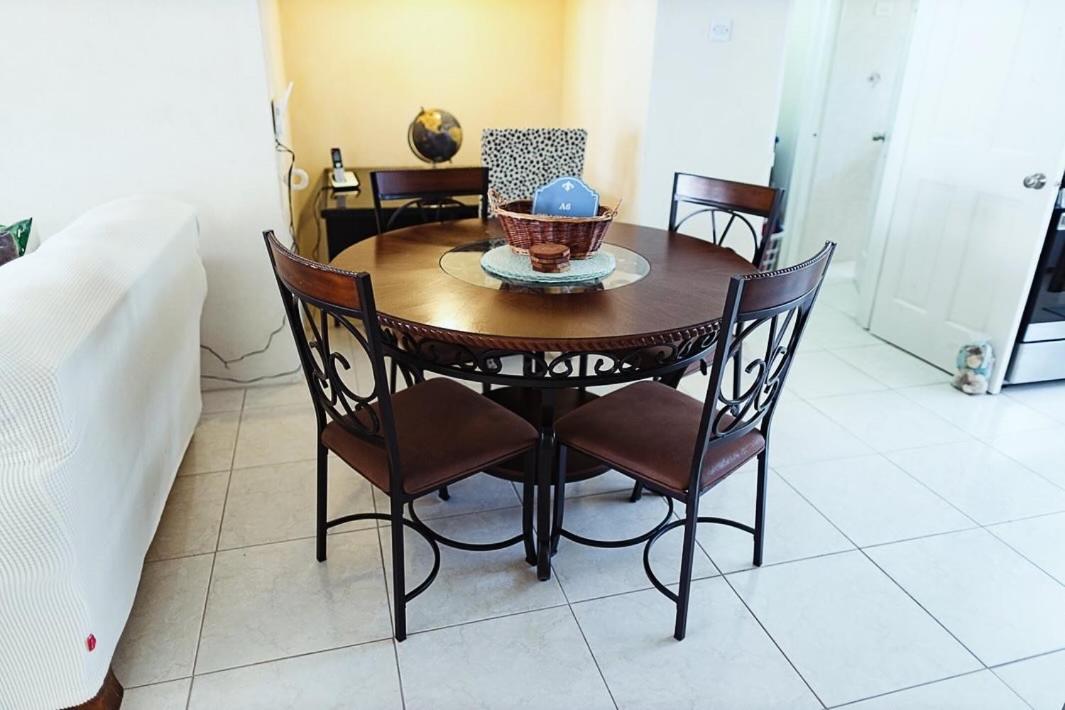 Seashades 2BR 1 full and 1 half bathrooms Condo with pool Close to beach Sleeps 4