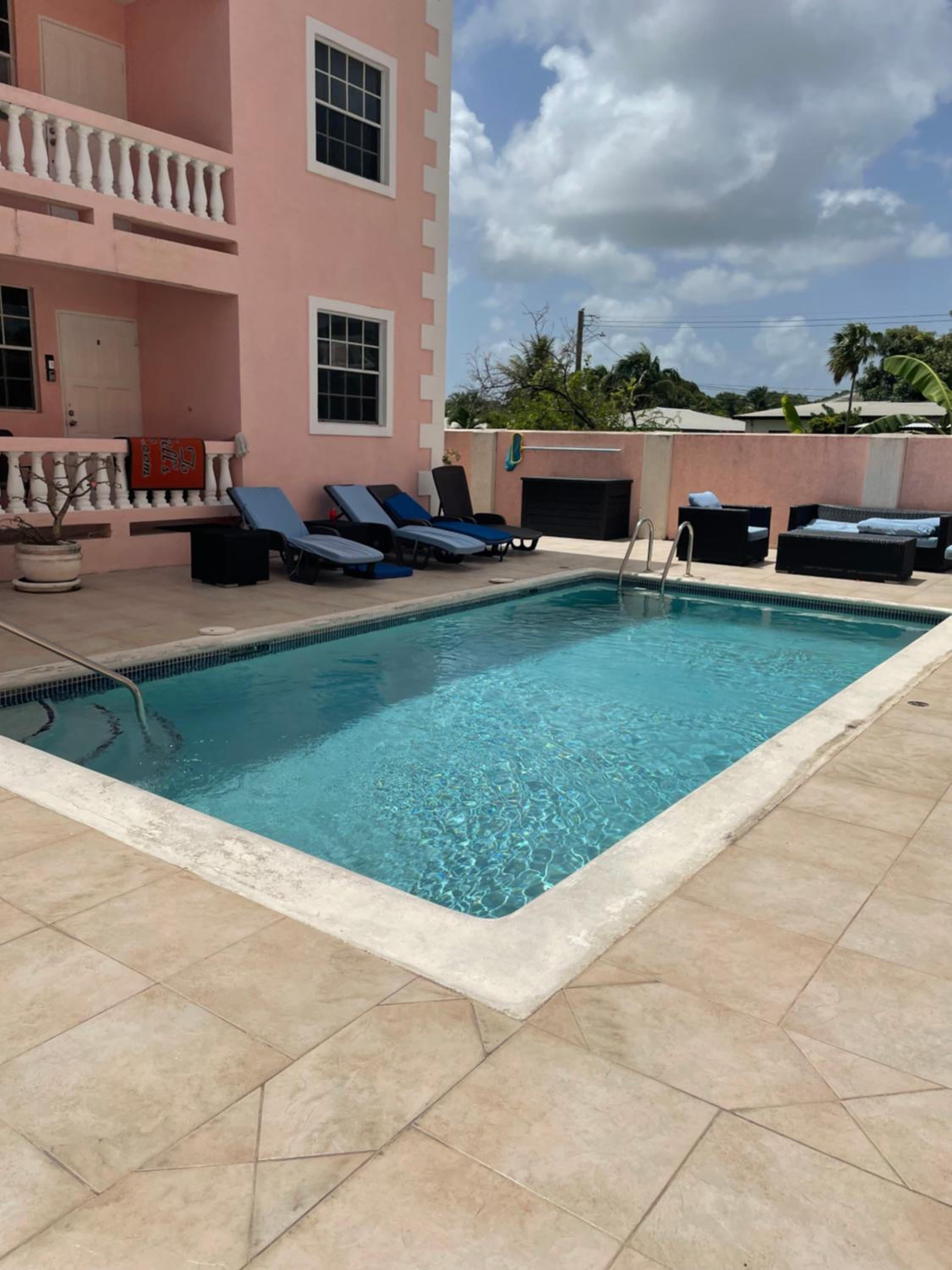 Seashades 2BR 1 full and 1 half bathrooms Condo with pool Close to beach Sleeps 4