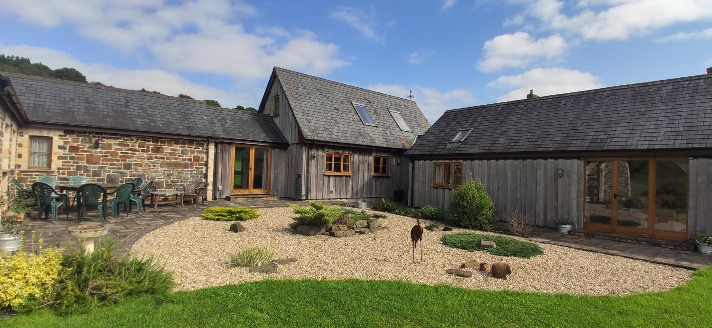 Spacious Luxury barn conversion - next to Tarka Trail cycle path view 4