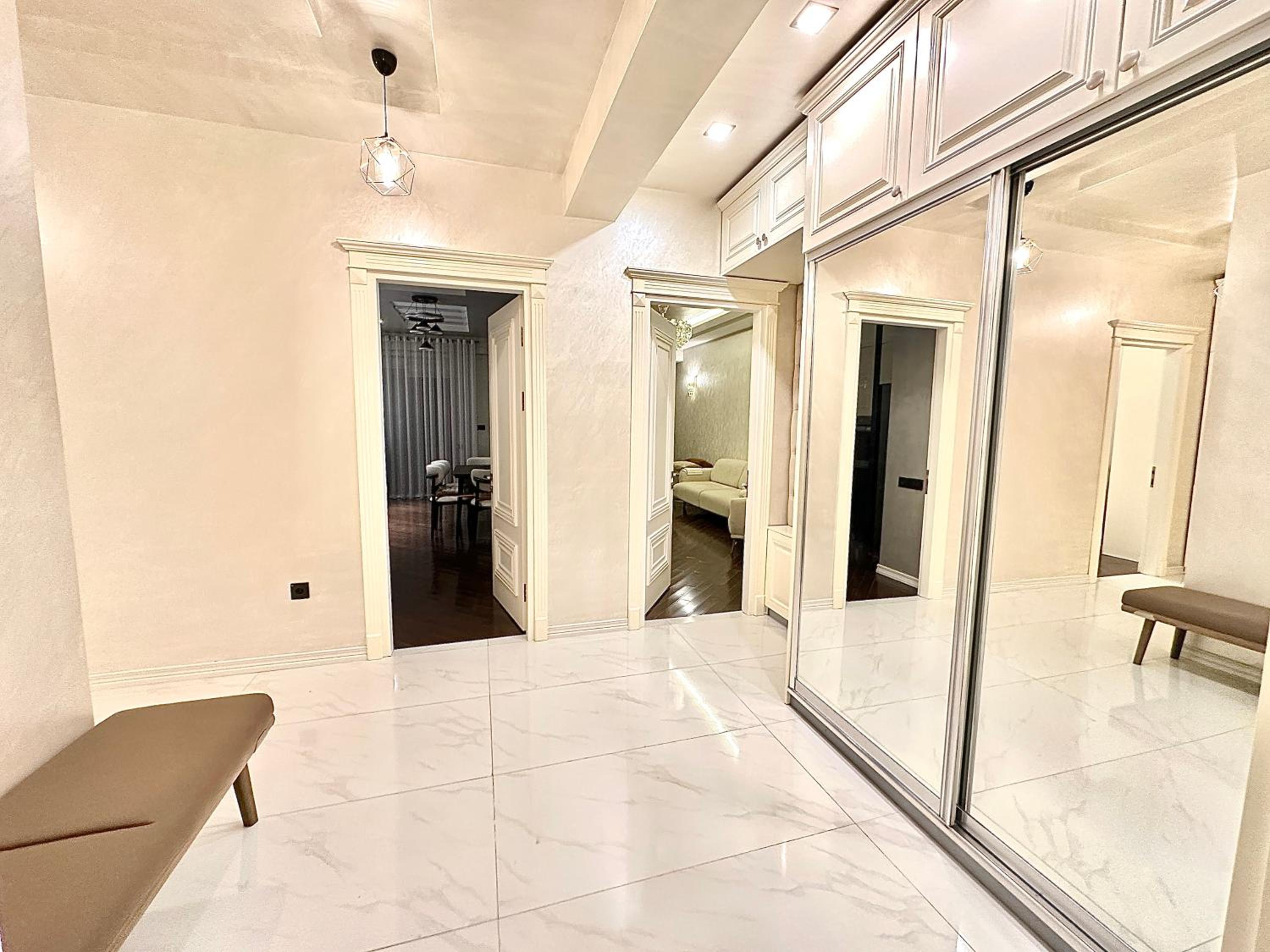BAKU LUX Apartment with Flame Towers view