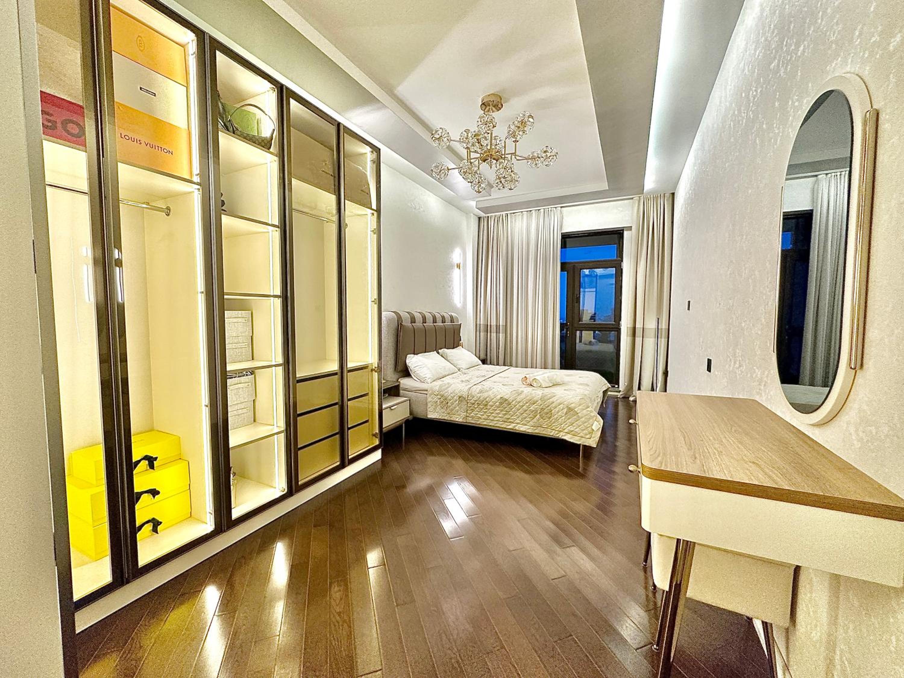 BAKU LUX Apartment with Flame Towers view