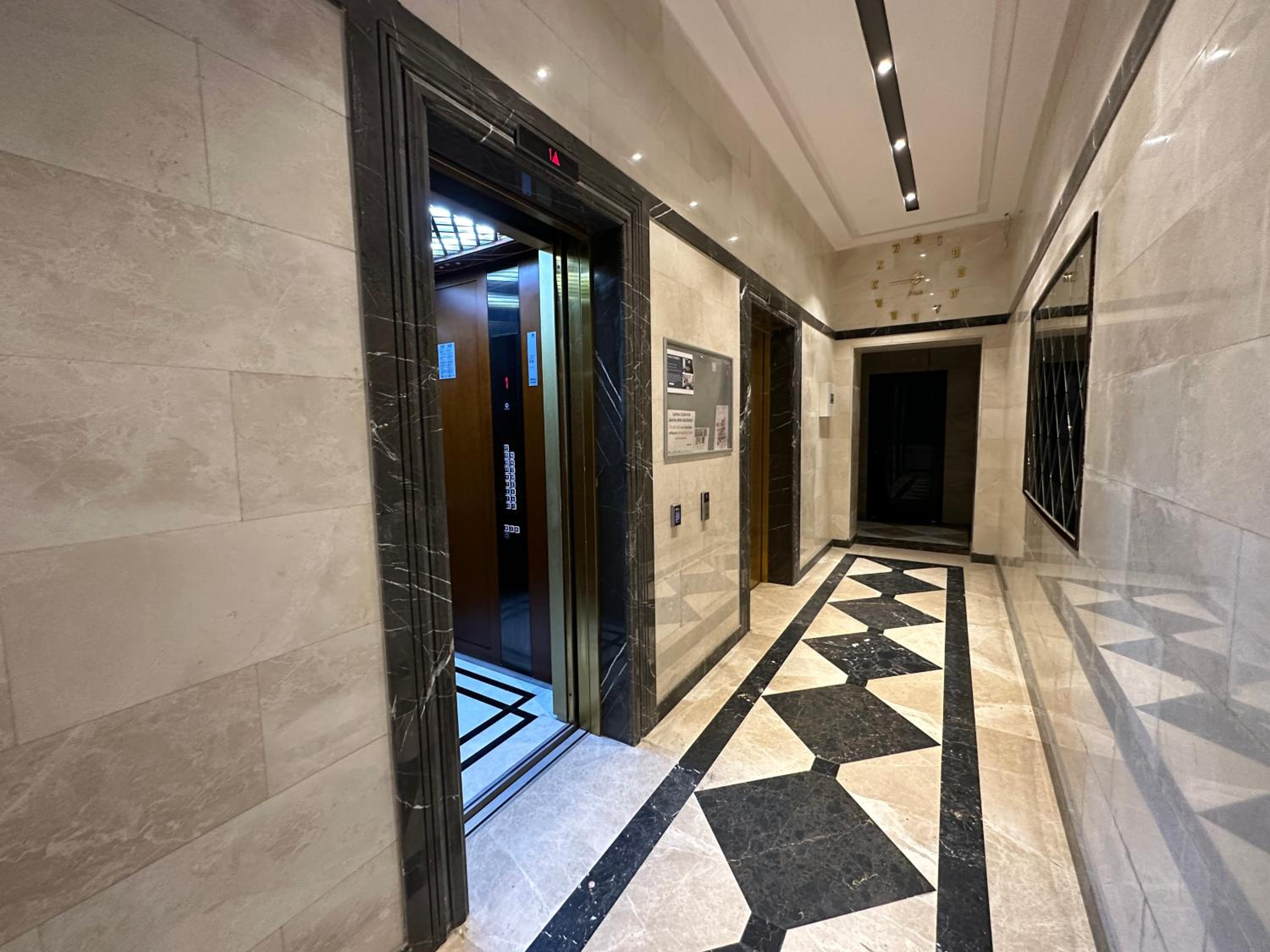 BAKU LUX Apartment with Flame Towers view