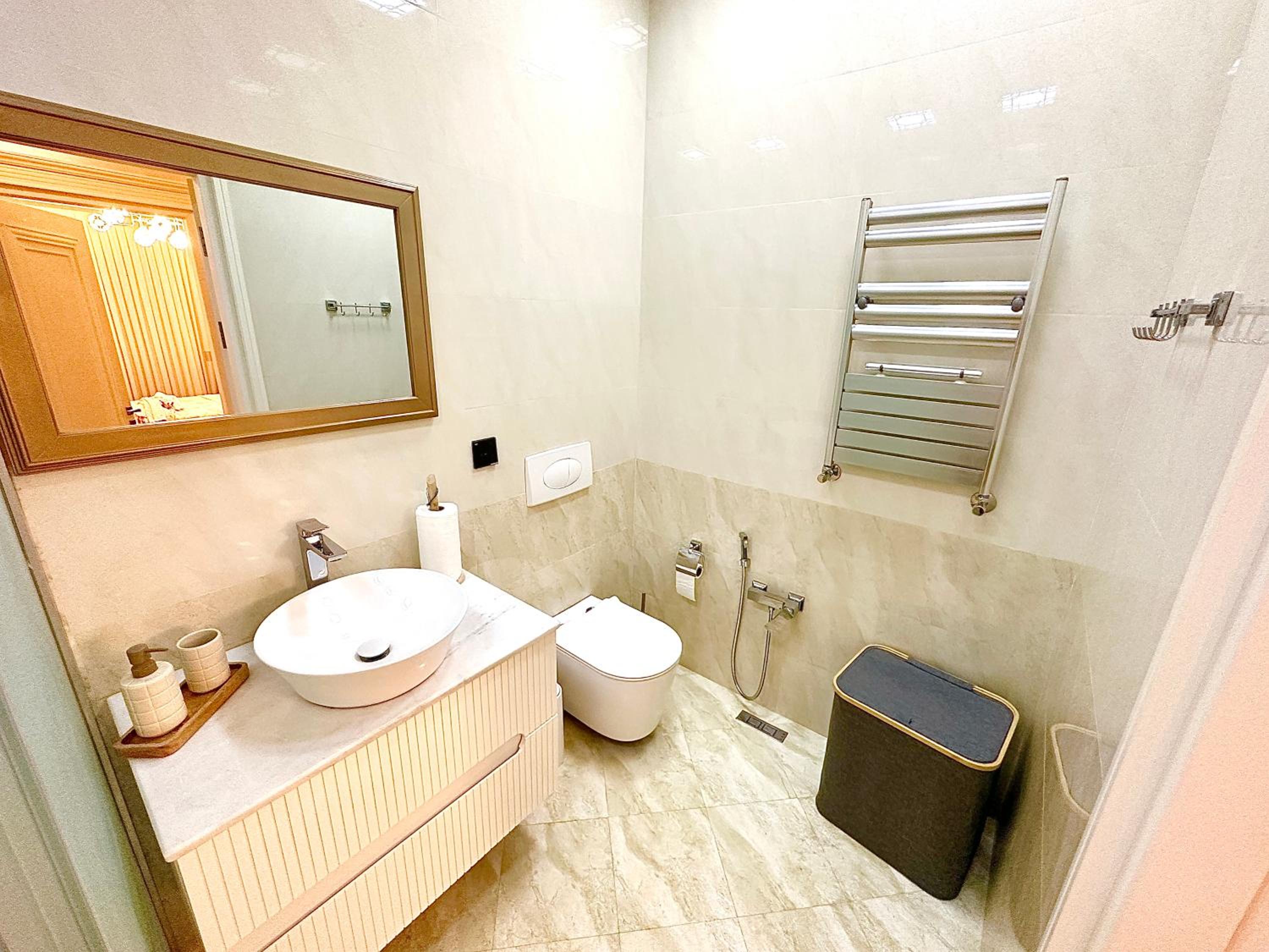 BAKU LUX Apartment with Flame Towers view