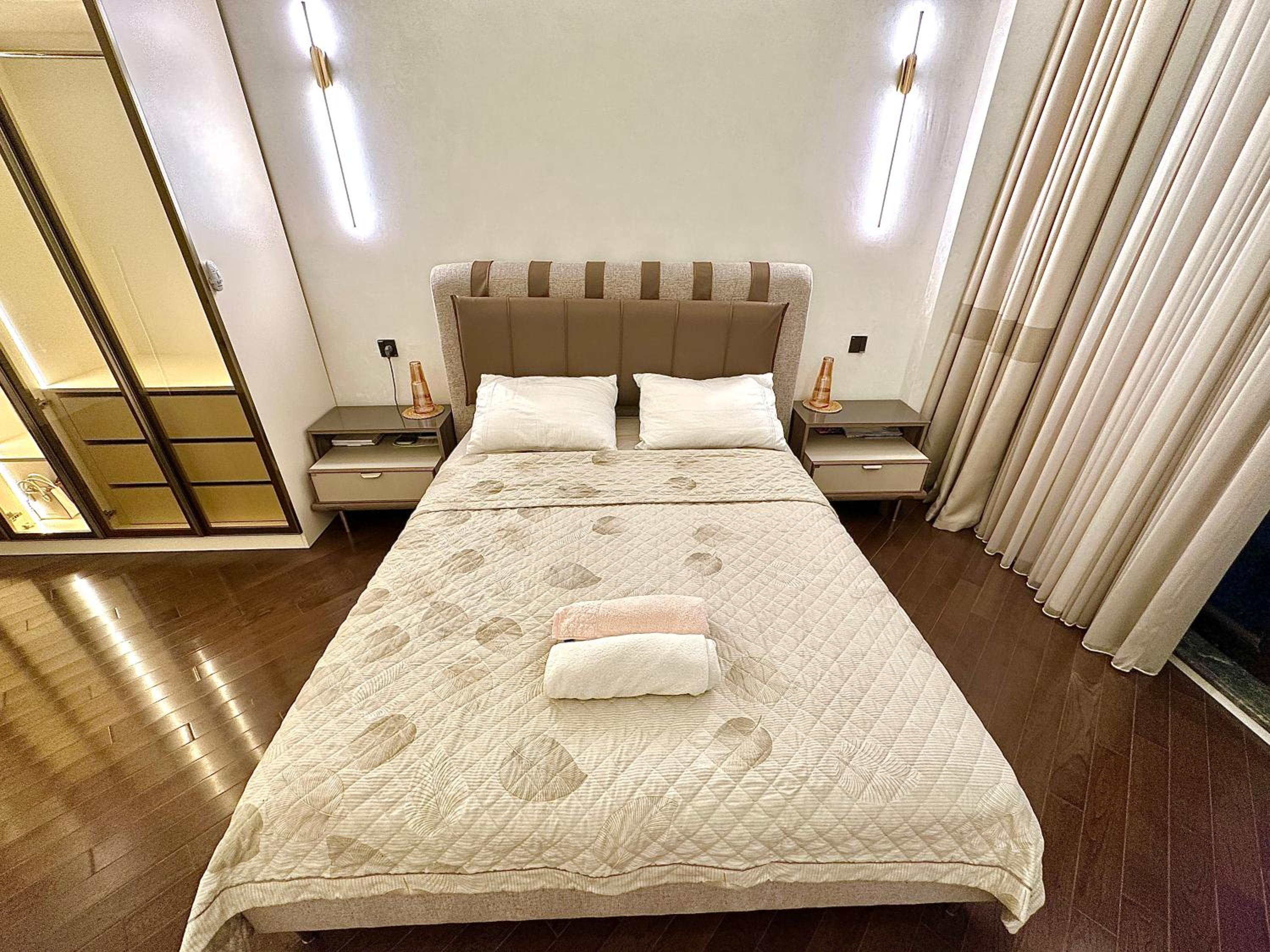 BAKU LUX Apartment with Flame Towers view