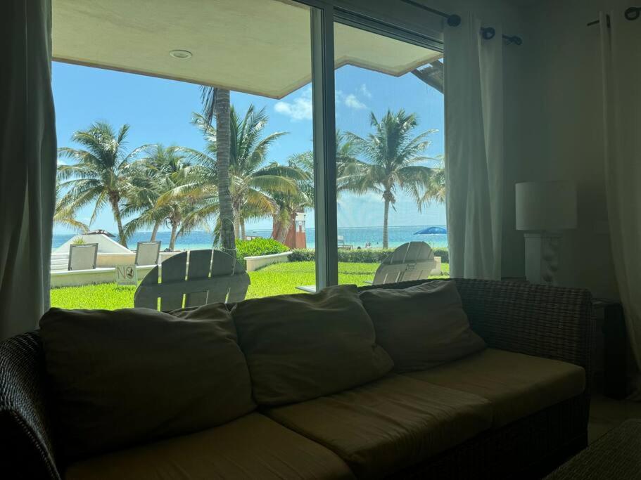 Nice house with pool in front of the beach view 5