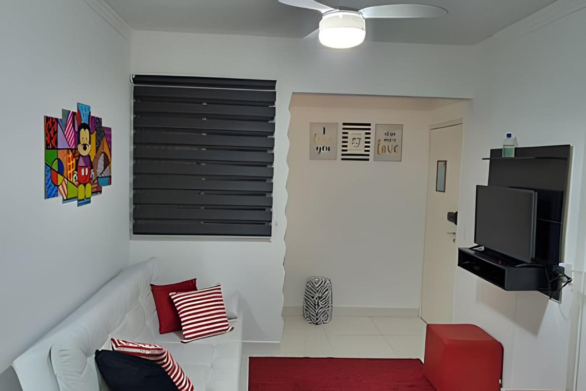 Apartamentos aconchegantes frente mar