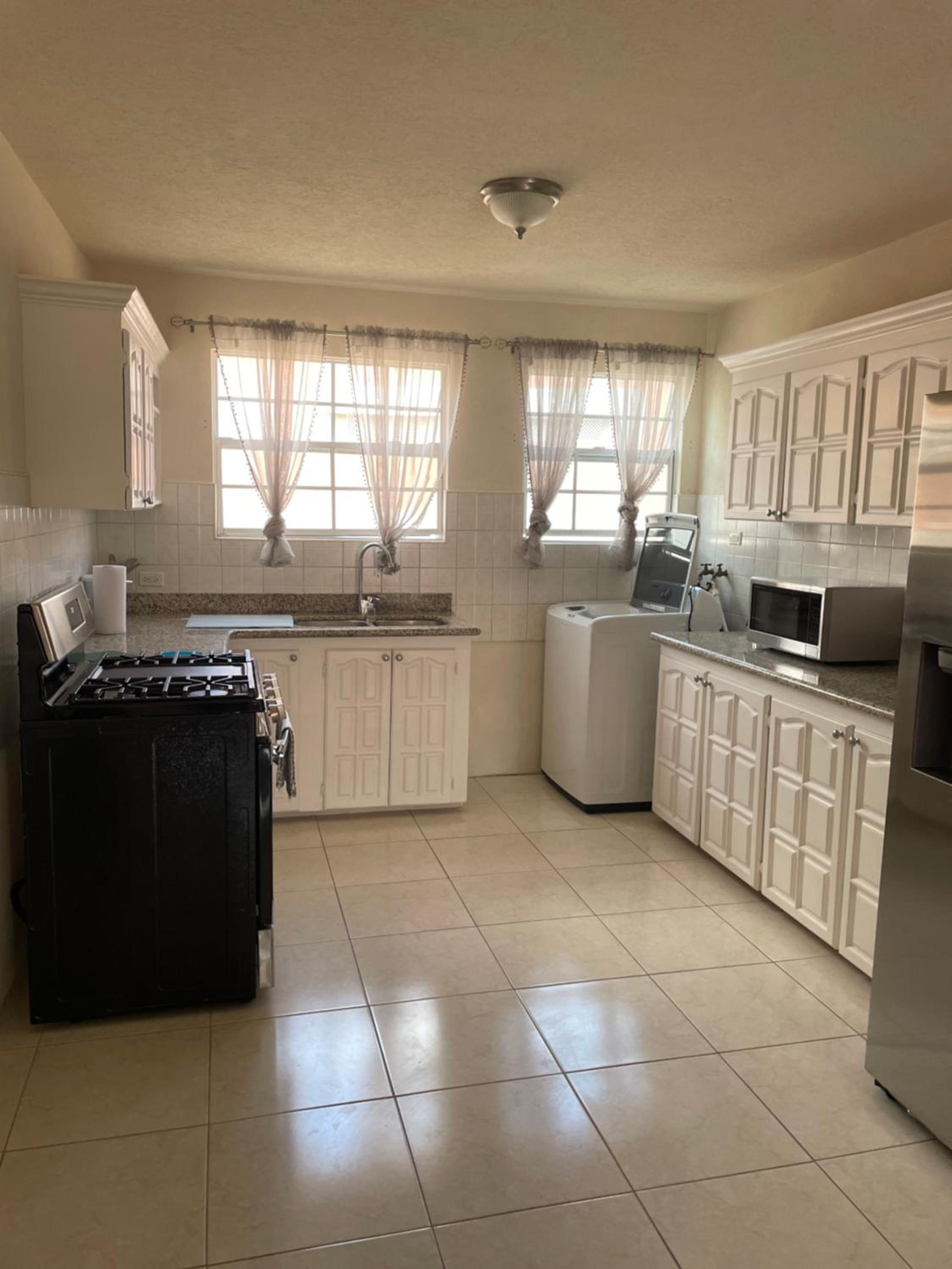 Seashades 2BR 1 full and 1 half bathrooms Condo with pool Close to beach Sleeps 4