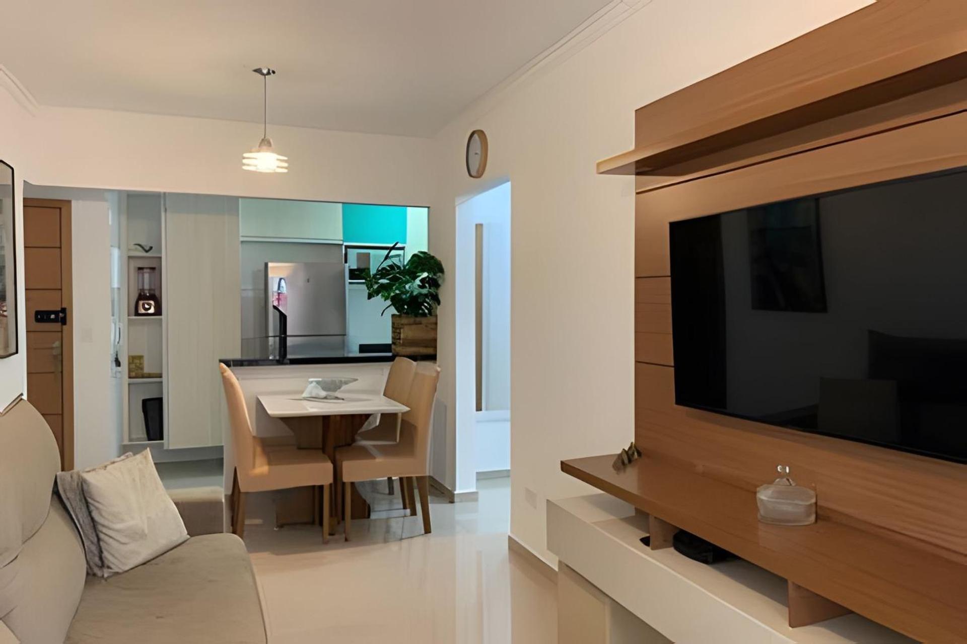 Apartamentos aconchegantes frente mar