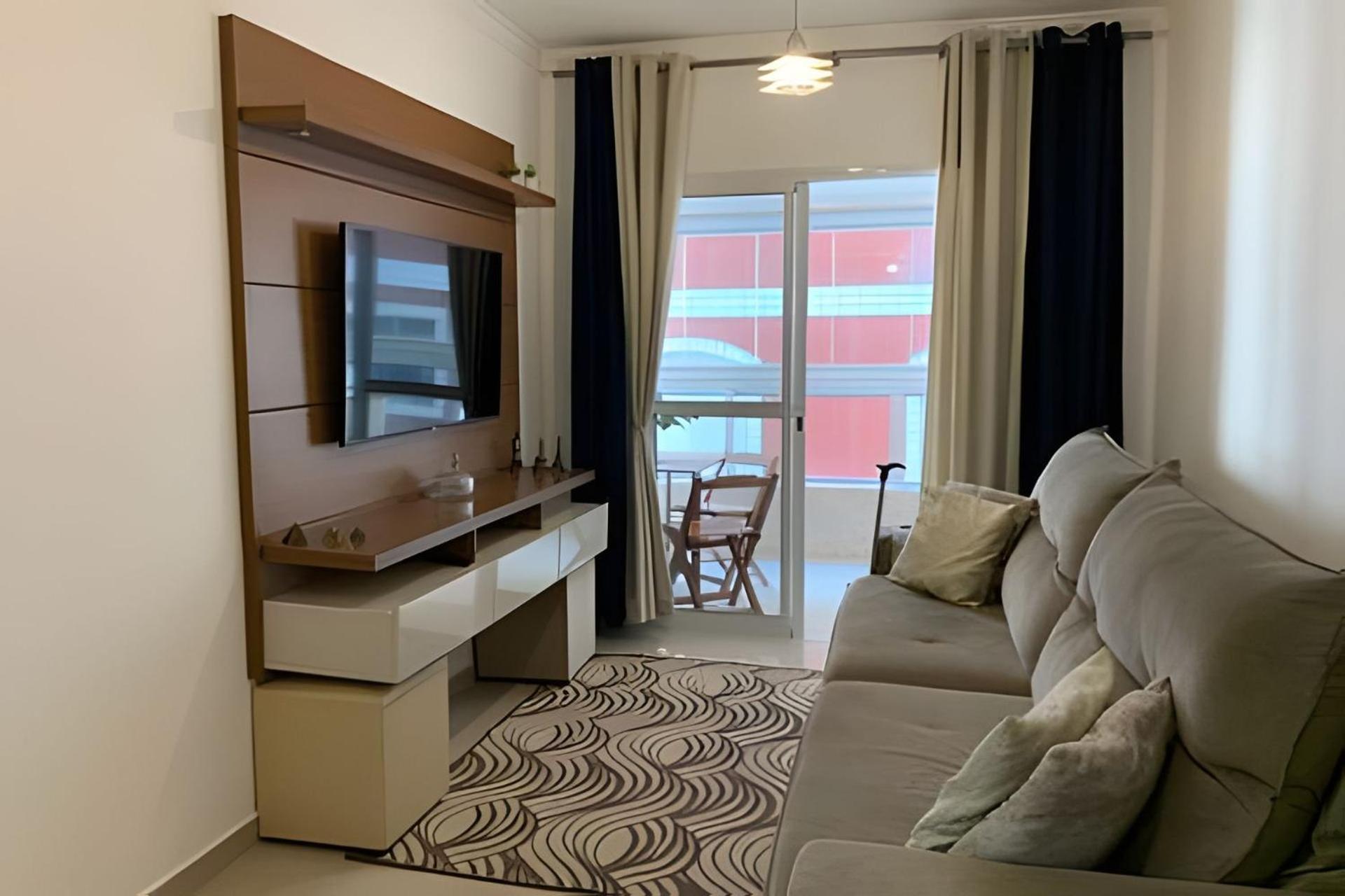 Apartamentos aconchegantes frente mar
