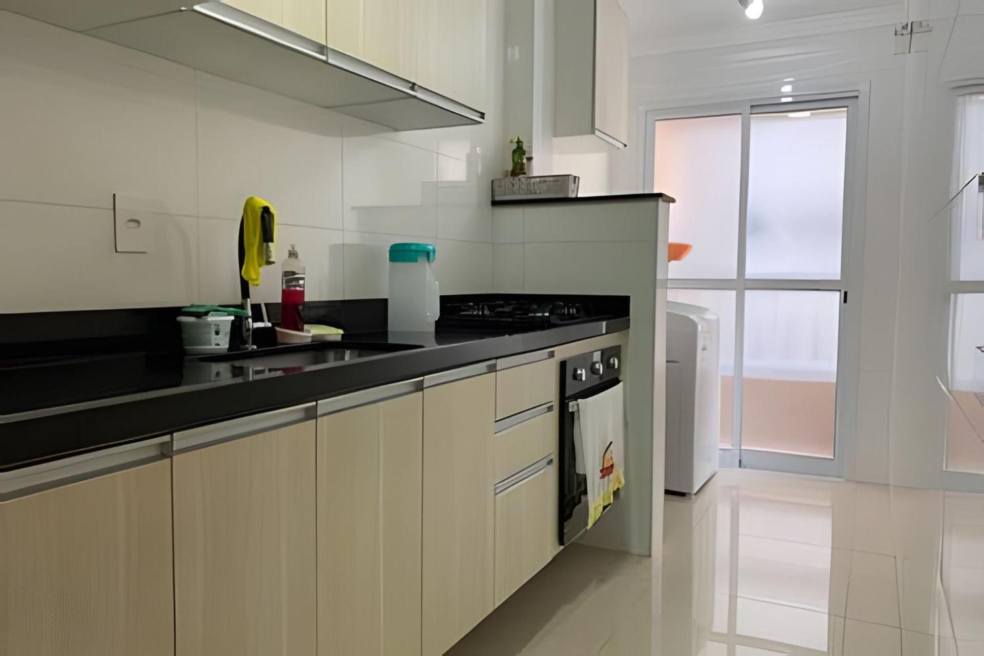 Apartamentos aconchegantes frente mar