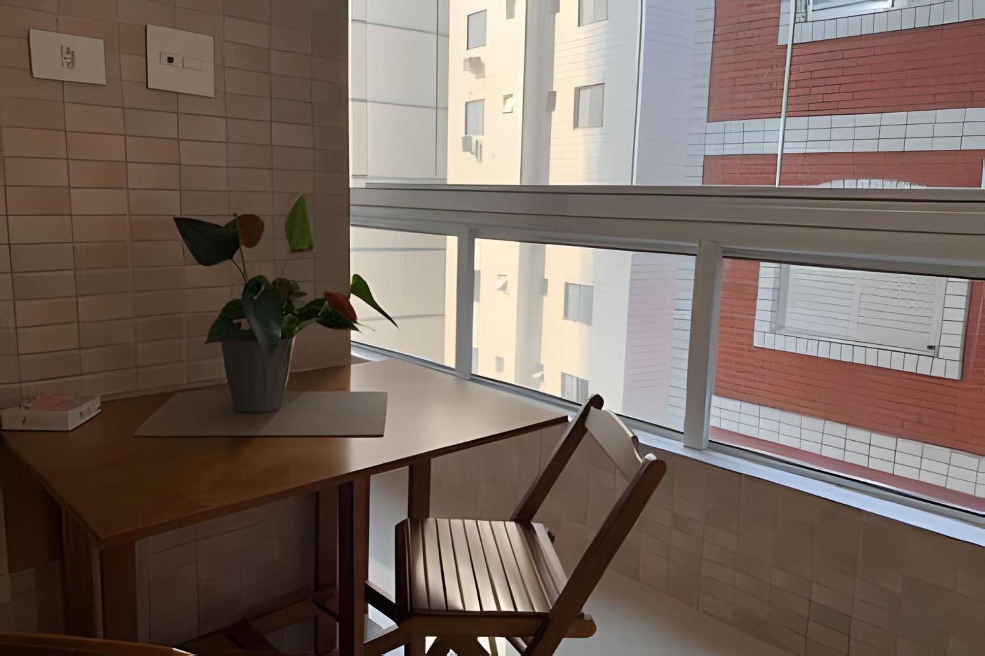 Apartamentos aconchegantes frente mar