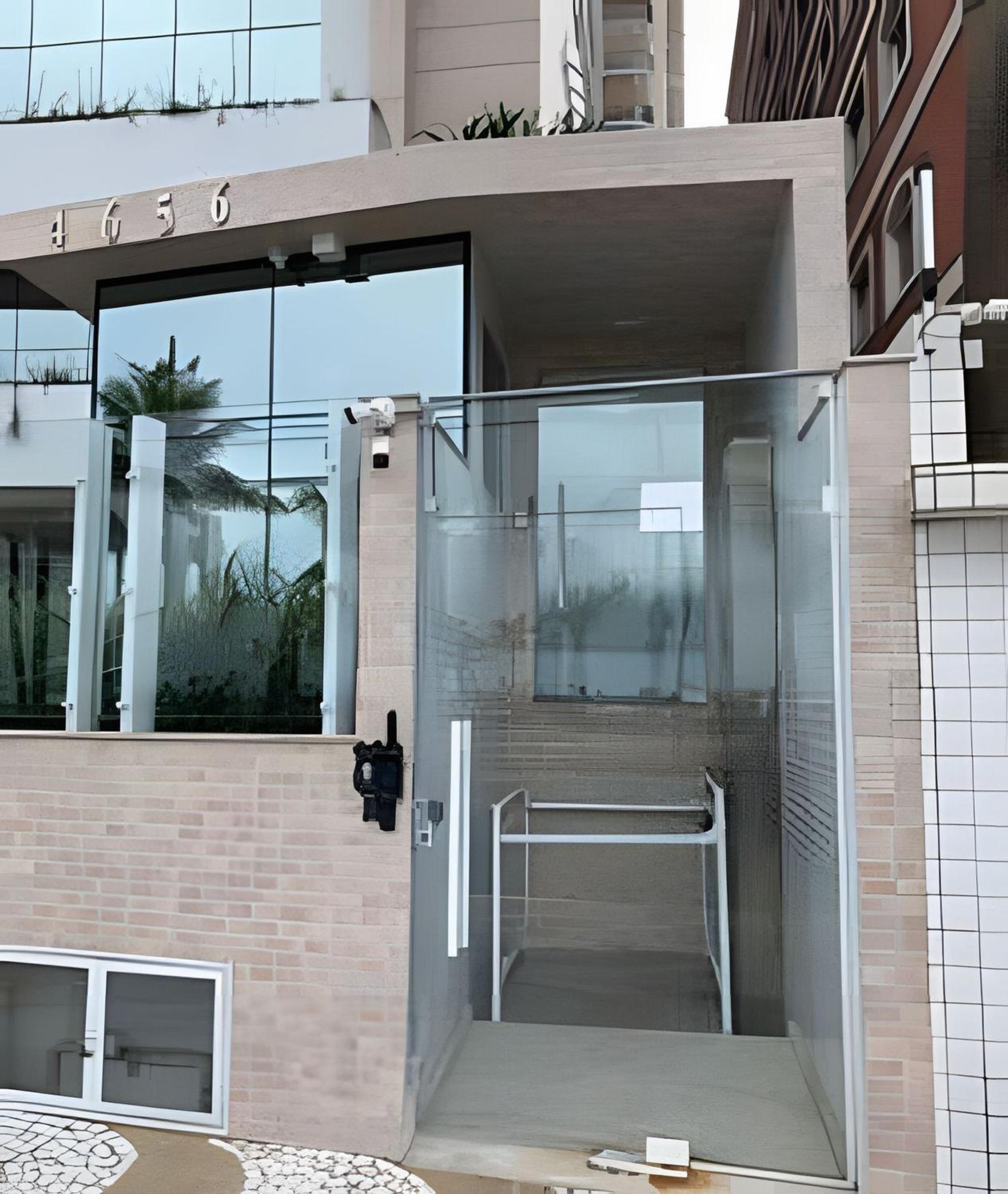 Apartamentos aconchegantes frente mar