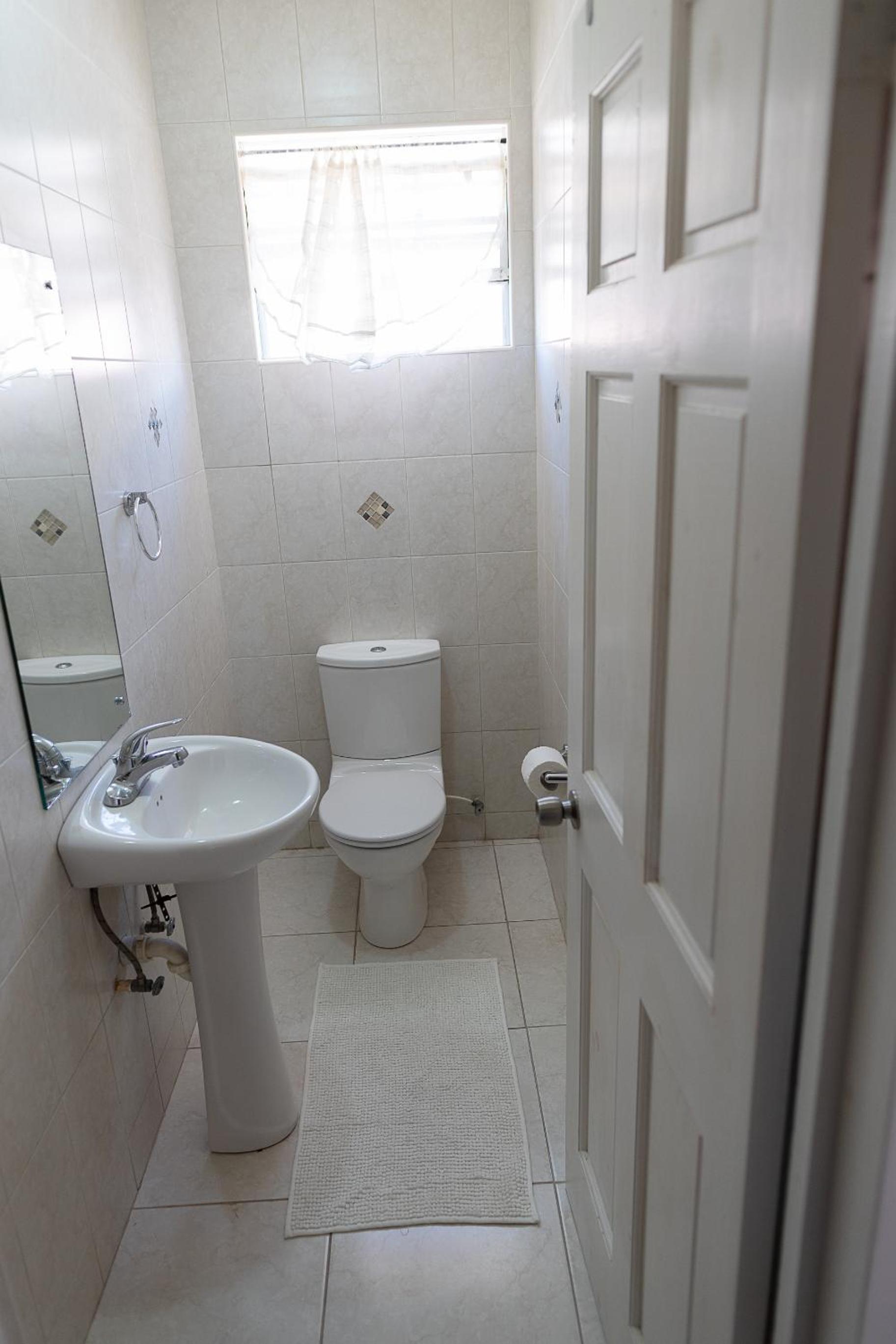 Seashades 2BR 1 full and 1 half bathrooms Condo with pool Close to beach Sleeps 4