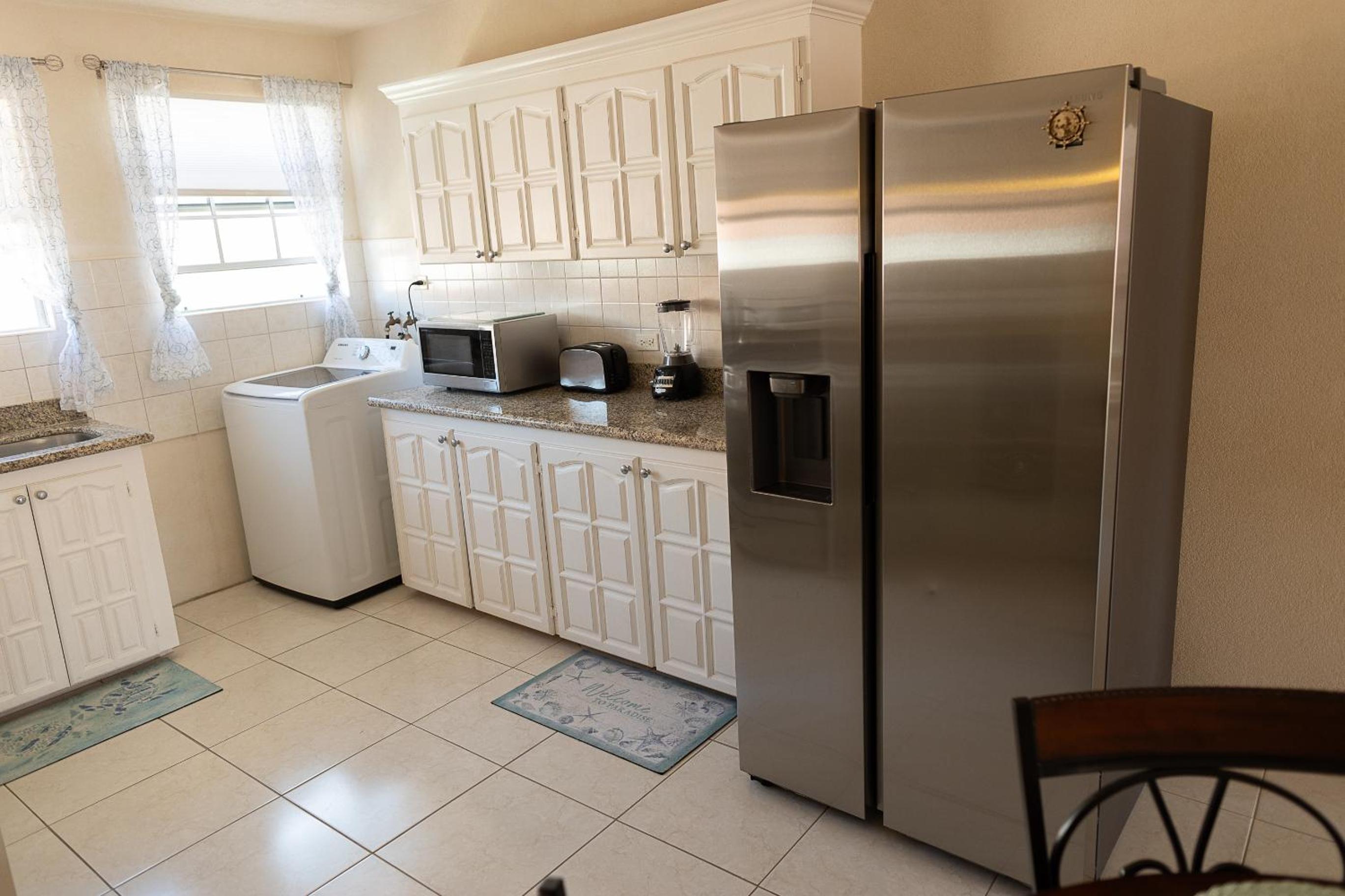Seashades 2BR 1 full and 1 half bathrooms Condo with pool Close to beach Sleeps 4