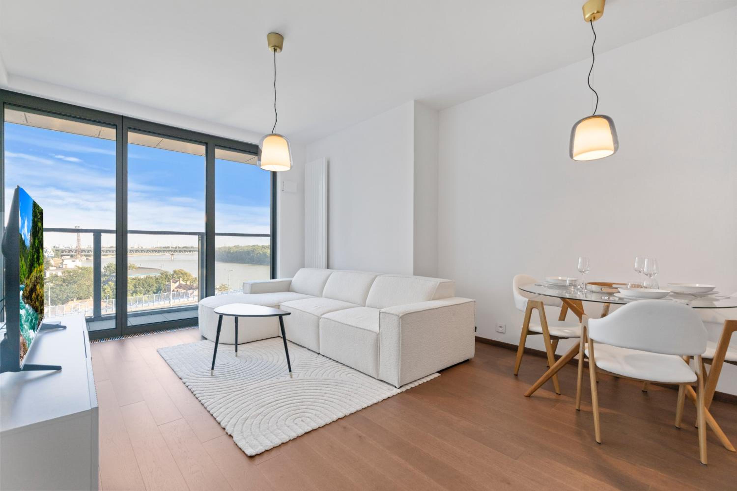 Eurovea Tower Apt 3 River View