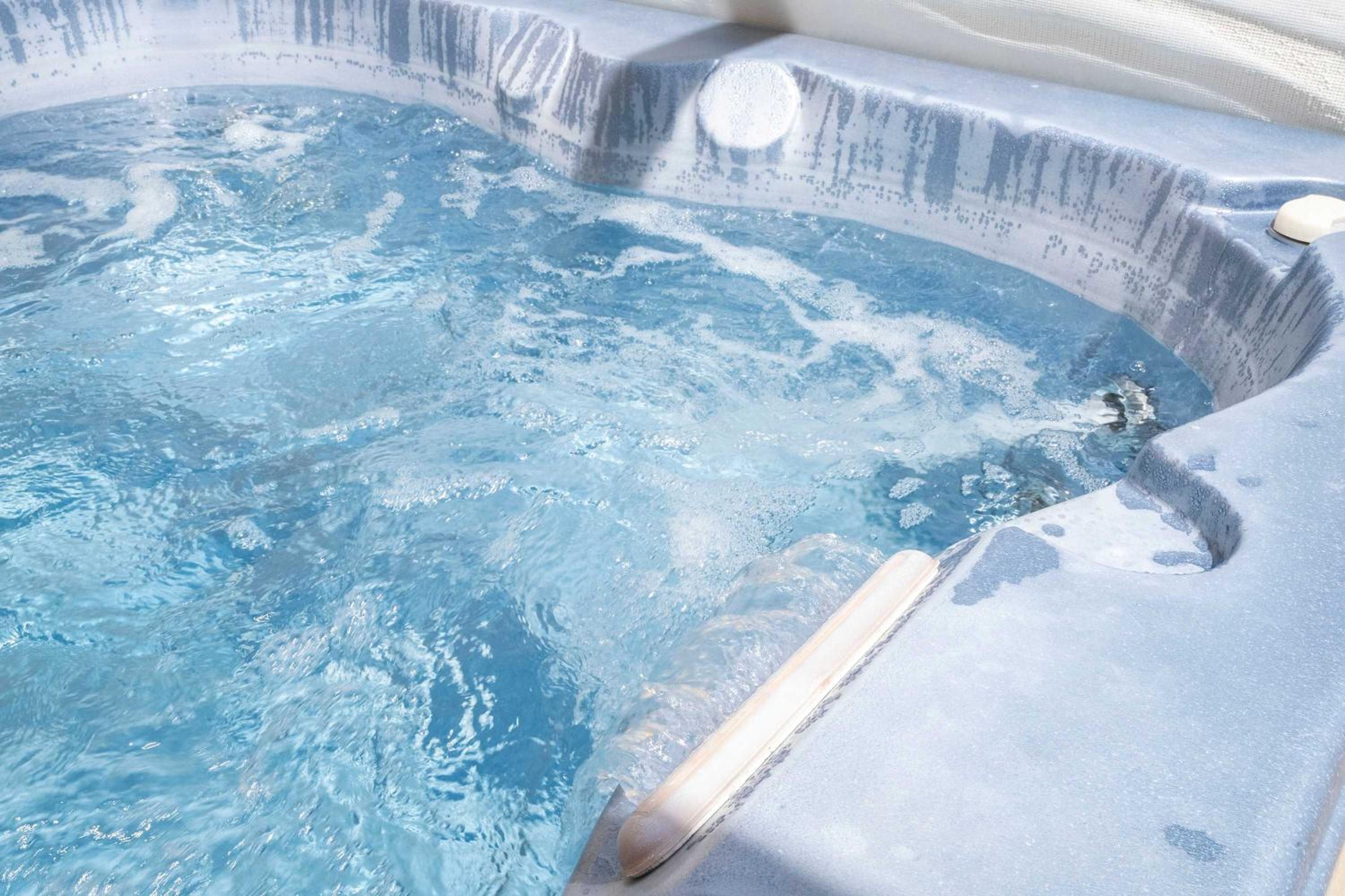 Cozy 2Bd Spa & Jacuzzi Close to Disney at Encantada 3029