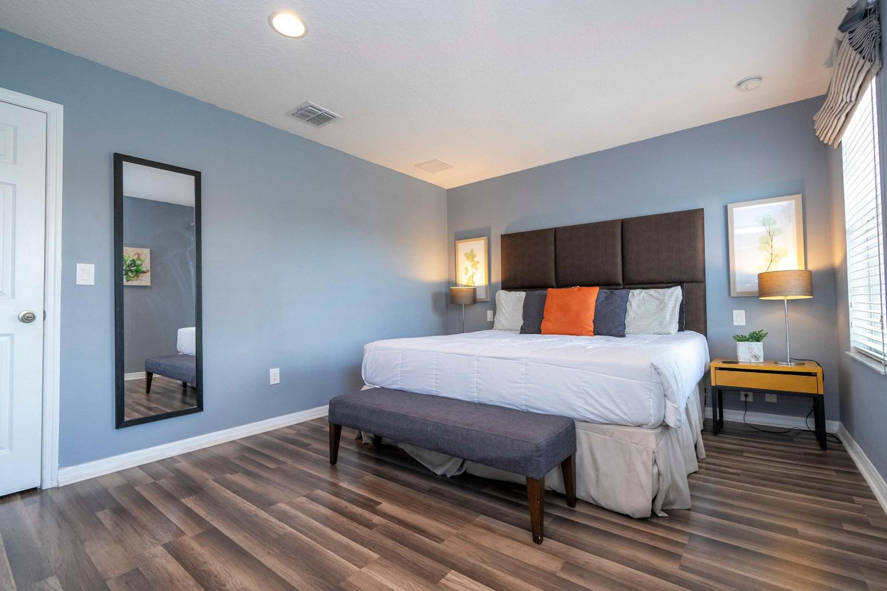 Cozy 2Bd Spa & Jacuzzi Close to Disney at Encantada 3029