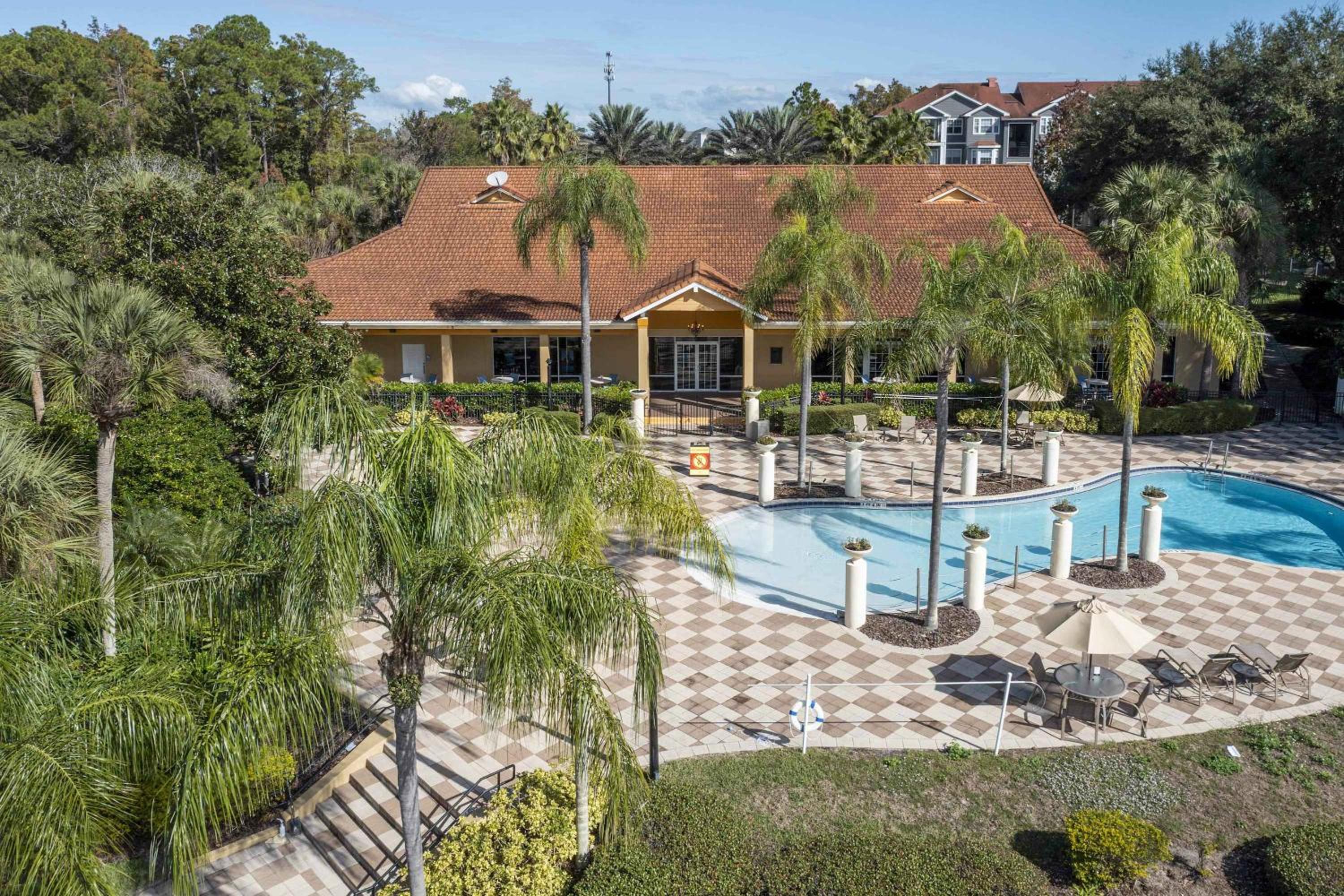 Cozy 2Bd Spa & Jacuzzi Close to Disney at Encantada 3029