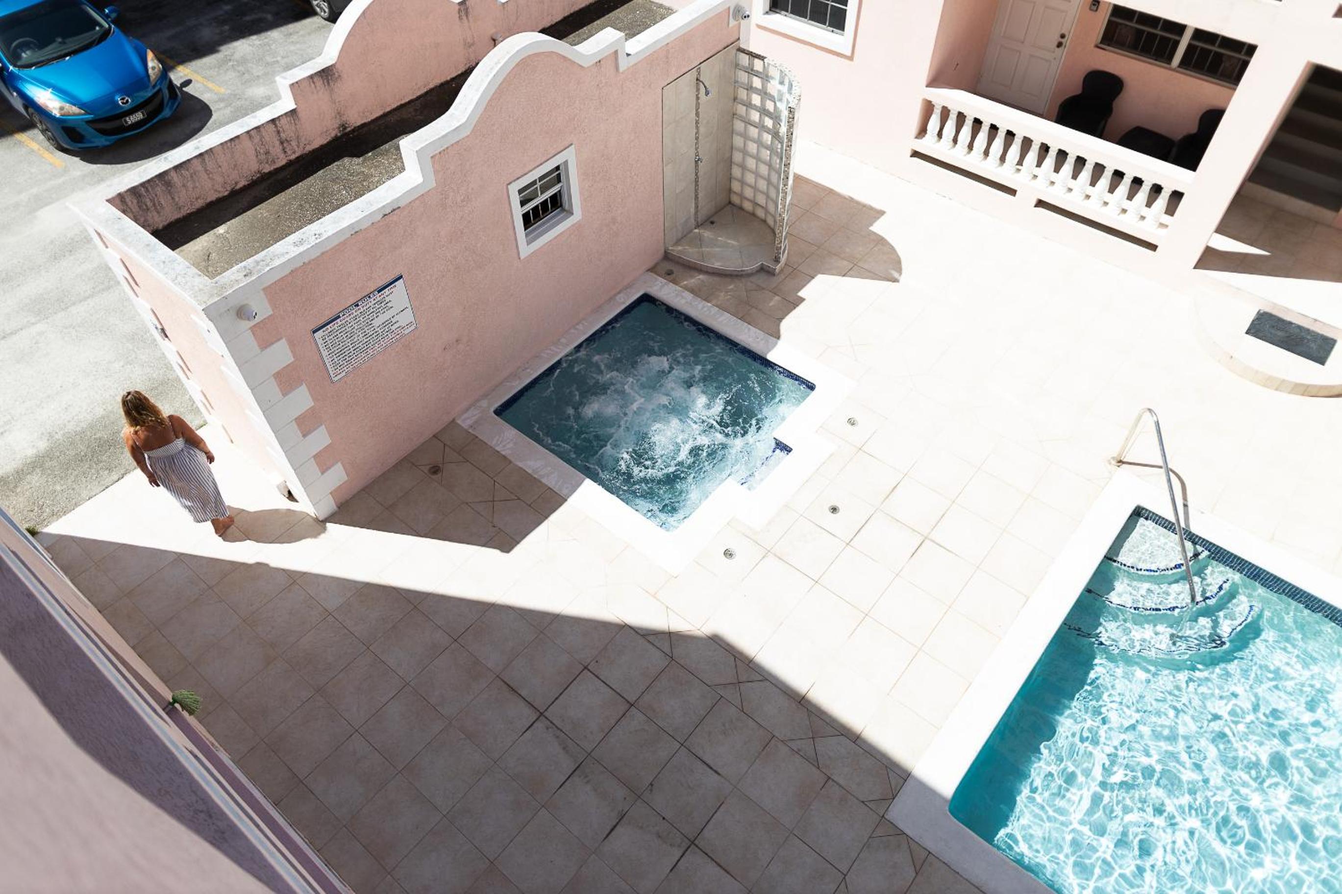 Seashades 2BR 1 full and 1 half bathrooms Condo with pool Close to beach Sleeps 4
