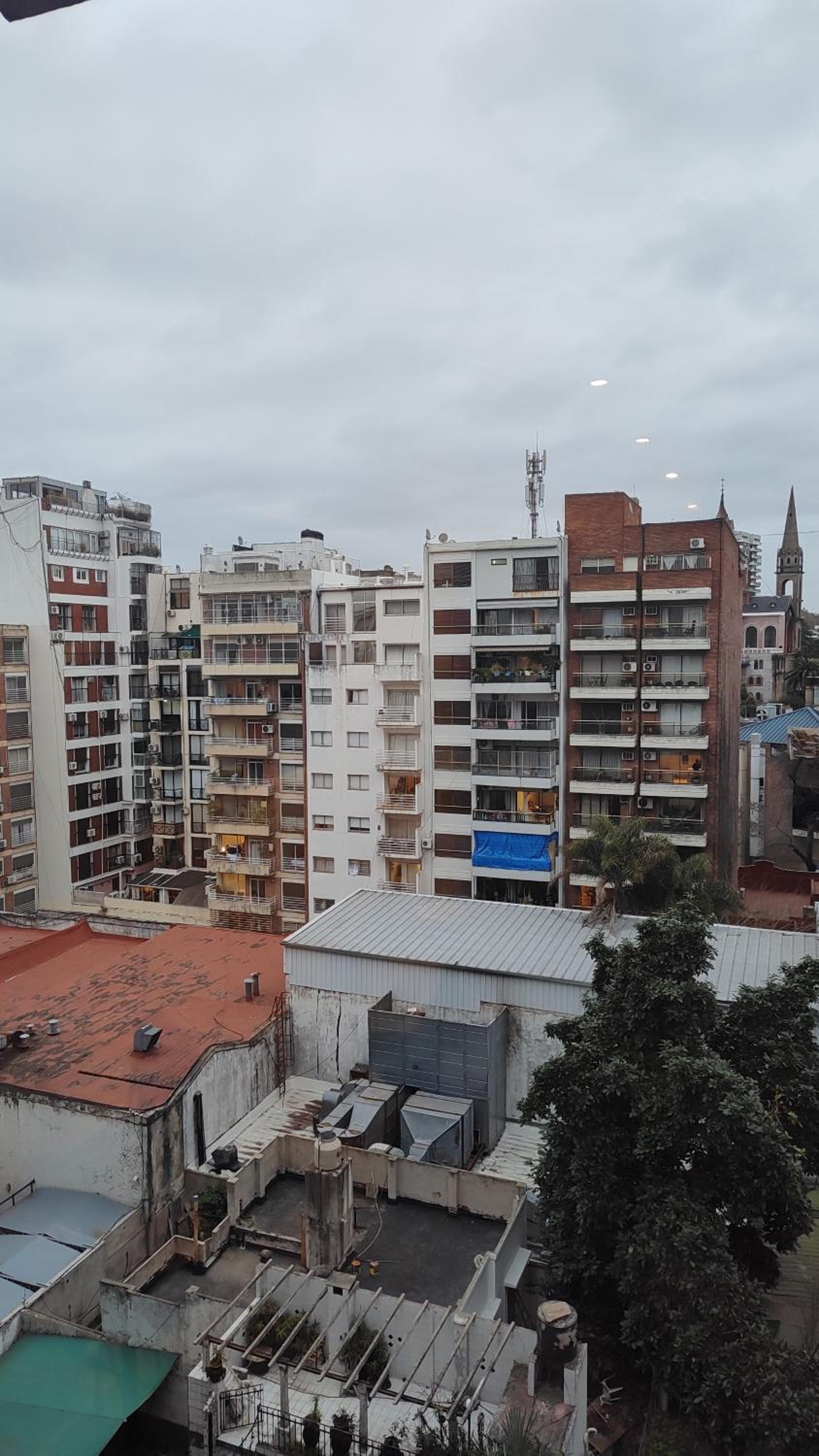 Impactante estudio a metros del Solar de la Abadia