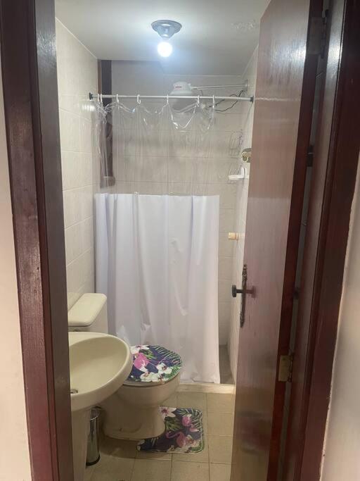 Casa duplex em condomínio