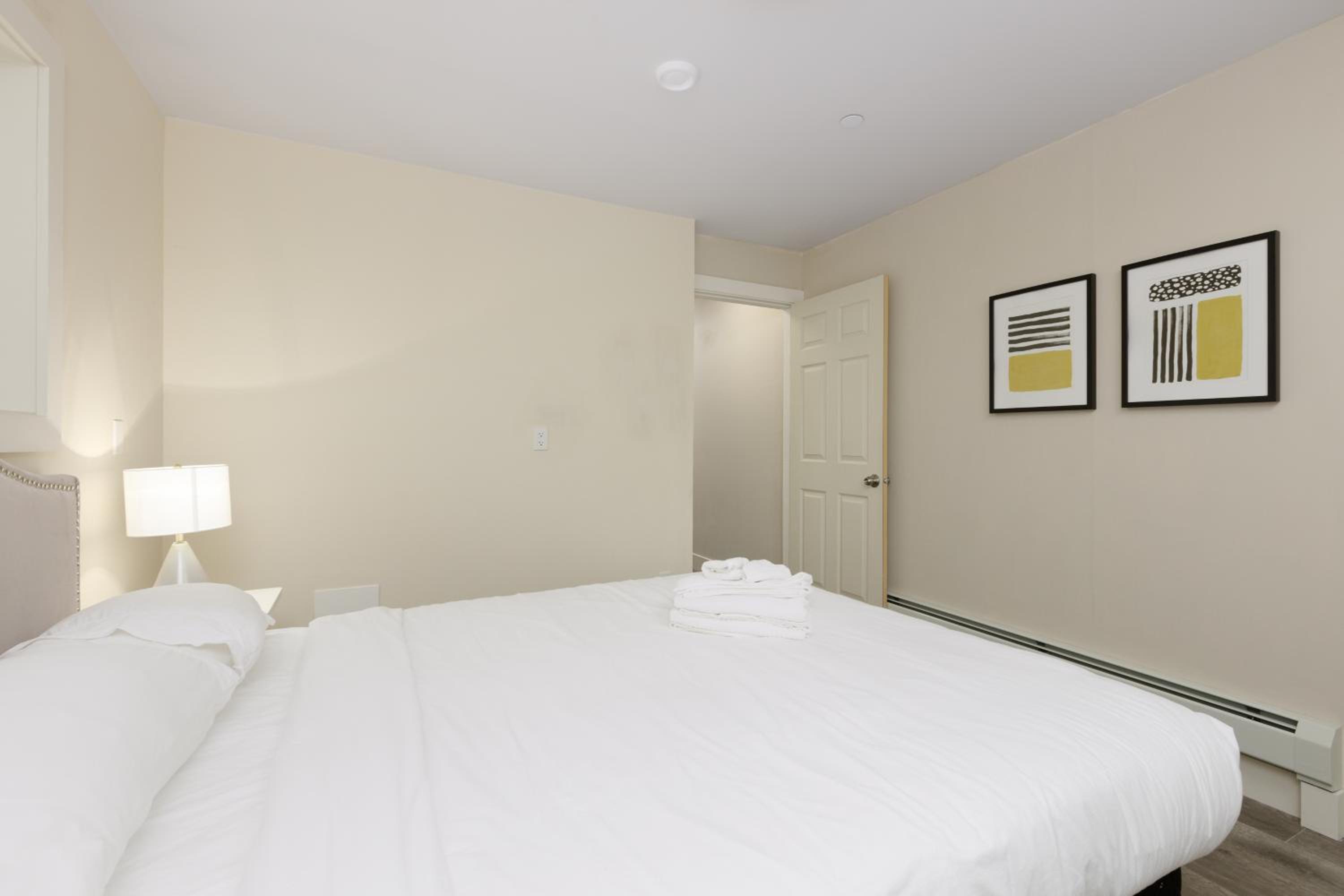 Spacious 5-Bedroom Home in Convenient Vancouver Location