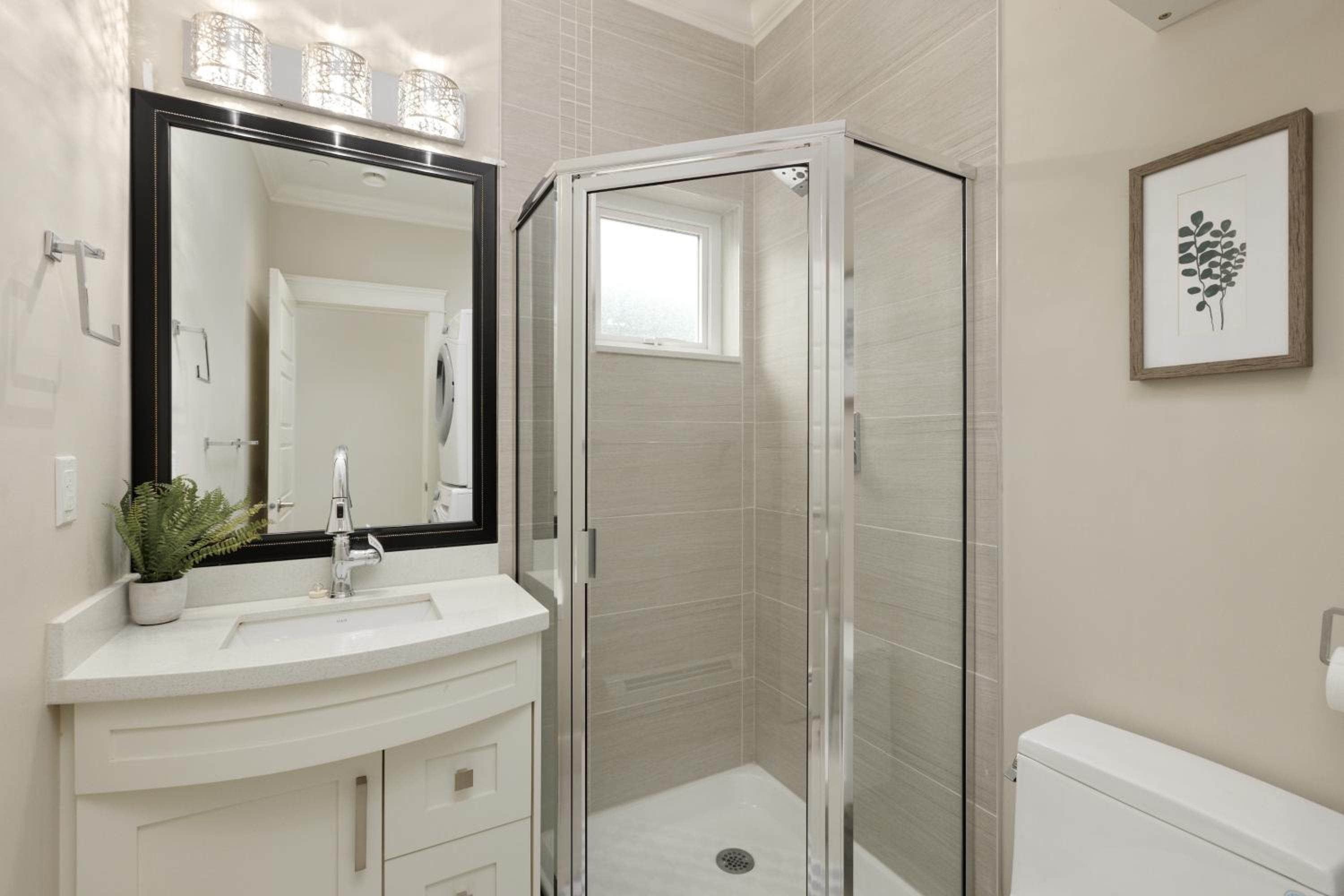 Spacious 5-Bedroom Home in Convenient Vancouver Location
