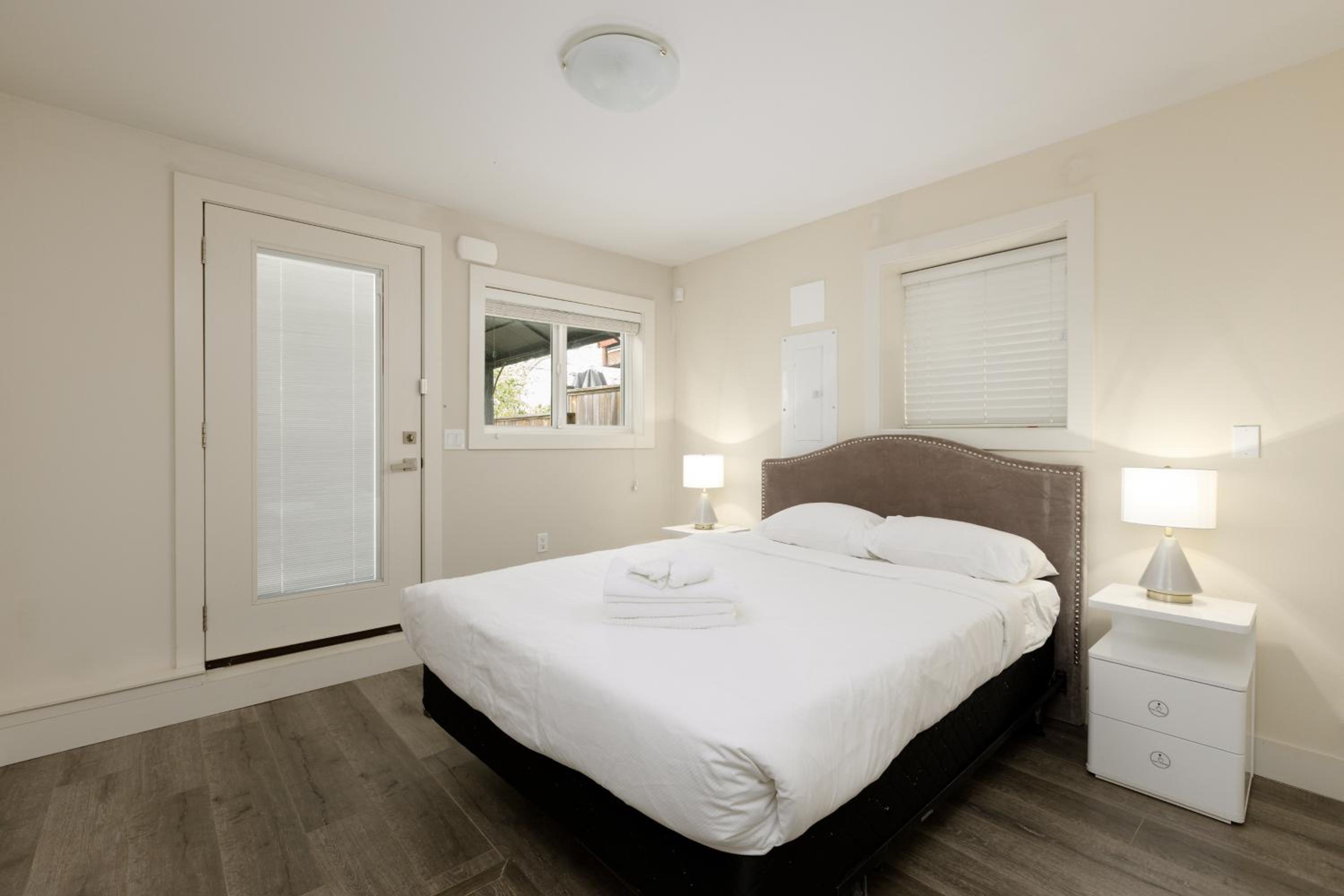 Spacious 5-Bedroom Home in Convenient Vancouver Location