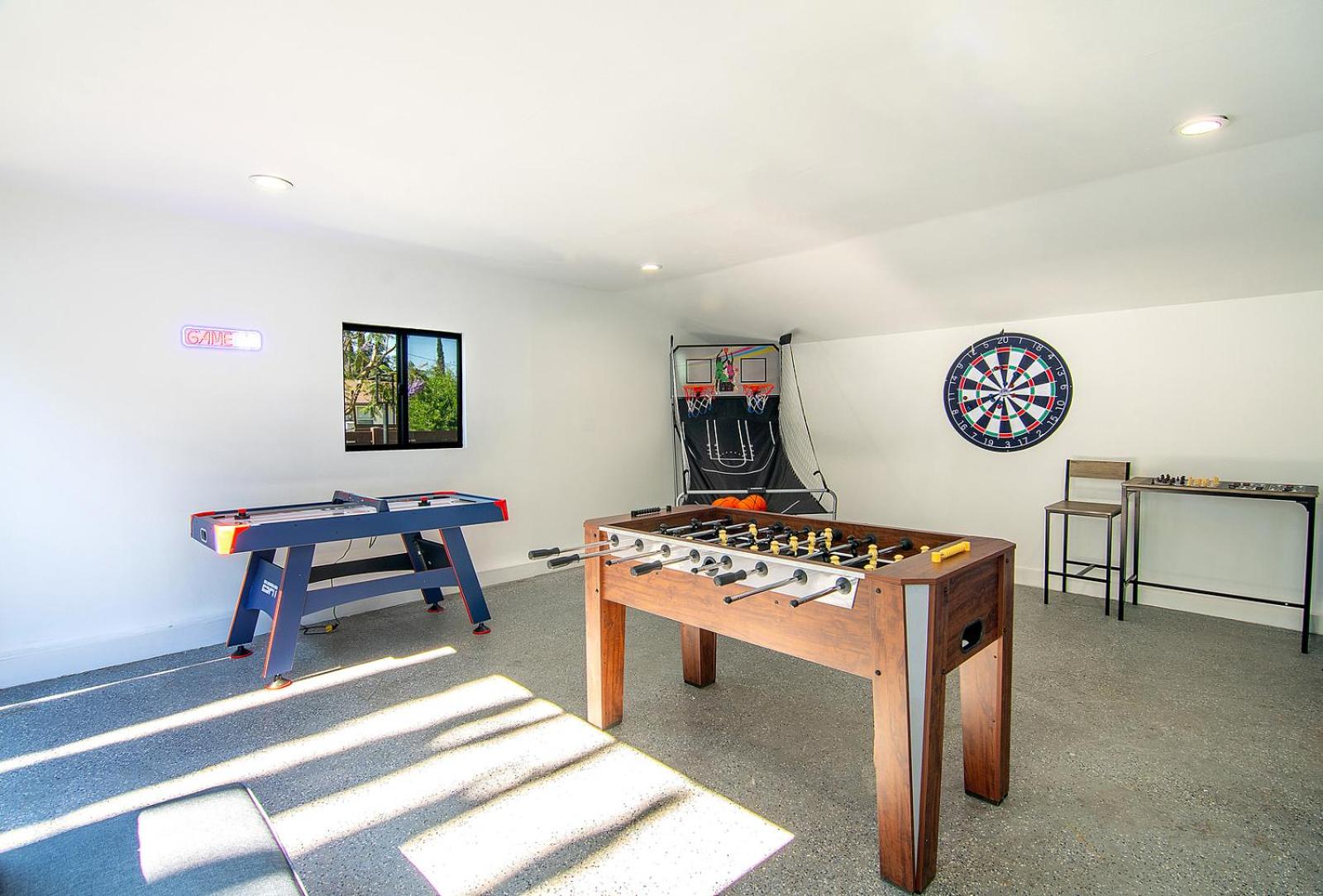 Los Angeles Vacations - Amazing Modern Villa with Pool in Tarzana - Property Image 26