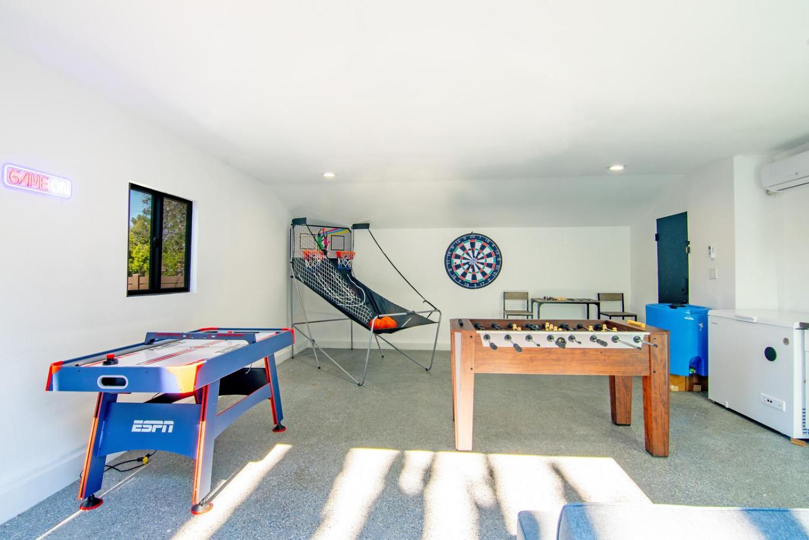 Los Angeles Vacations - Amazing Modern Villa with Pool in Tarzana - Property Image 25