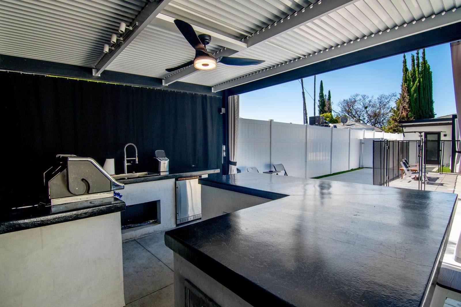 Los Angeles Vacations - Amazing Modern Villa with Pool in Tarzana - Property Image 24
