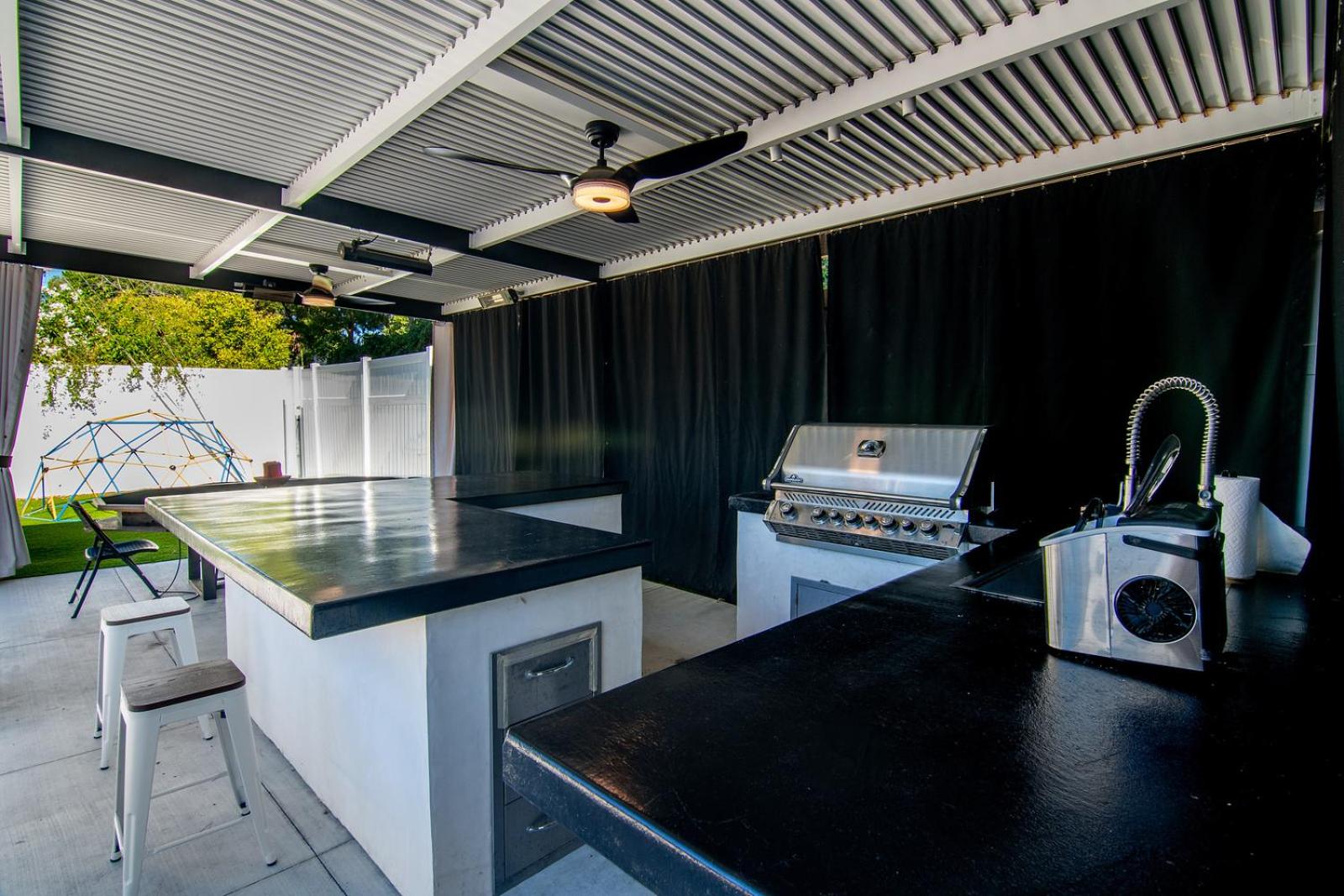 Los Angeles Vacations - Amazing Modern Villa with Pool in Tarzana - Property Image 23