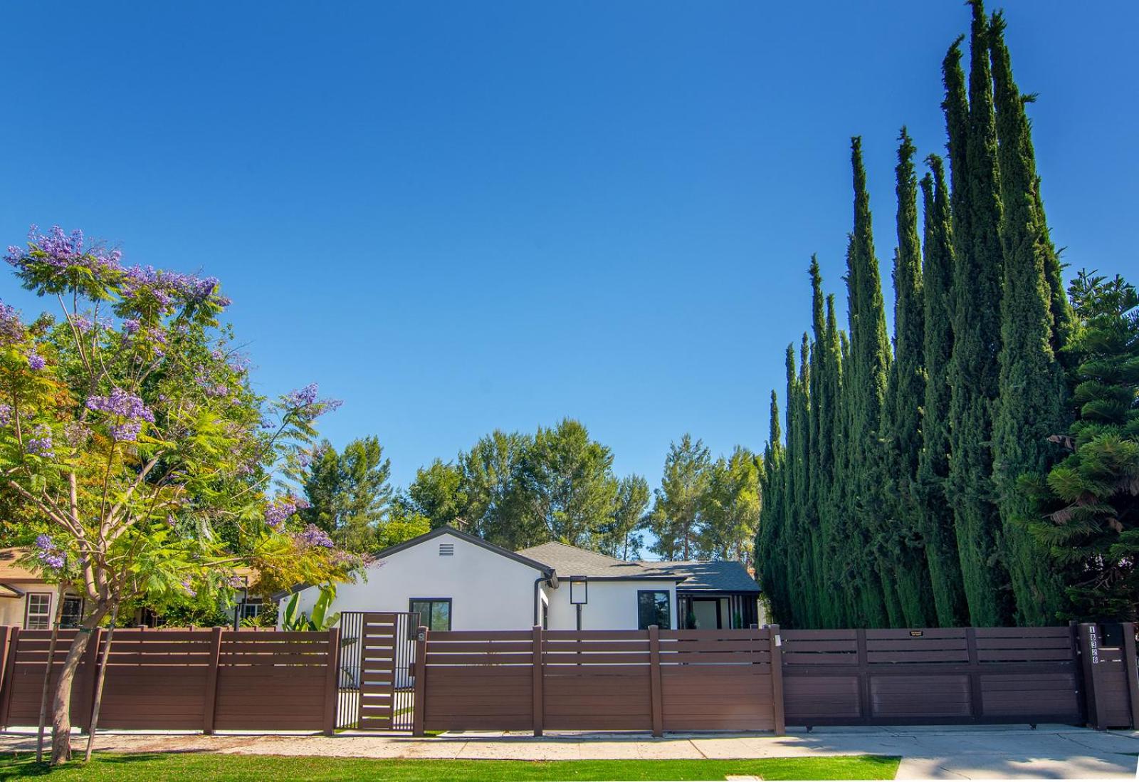 Los Angeles Vacations - Amazing Modern Villa with Pool in Tarzana - Property Image 22