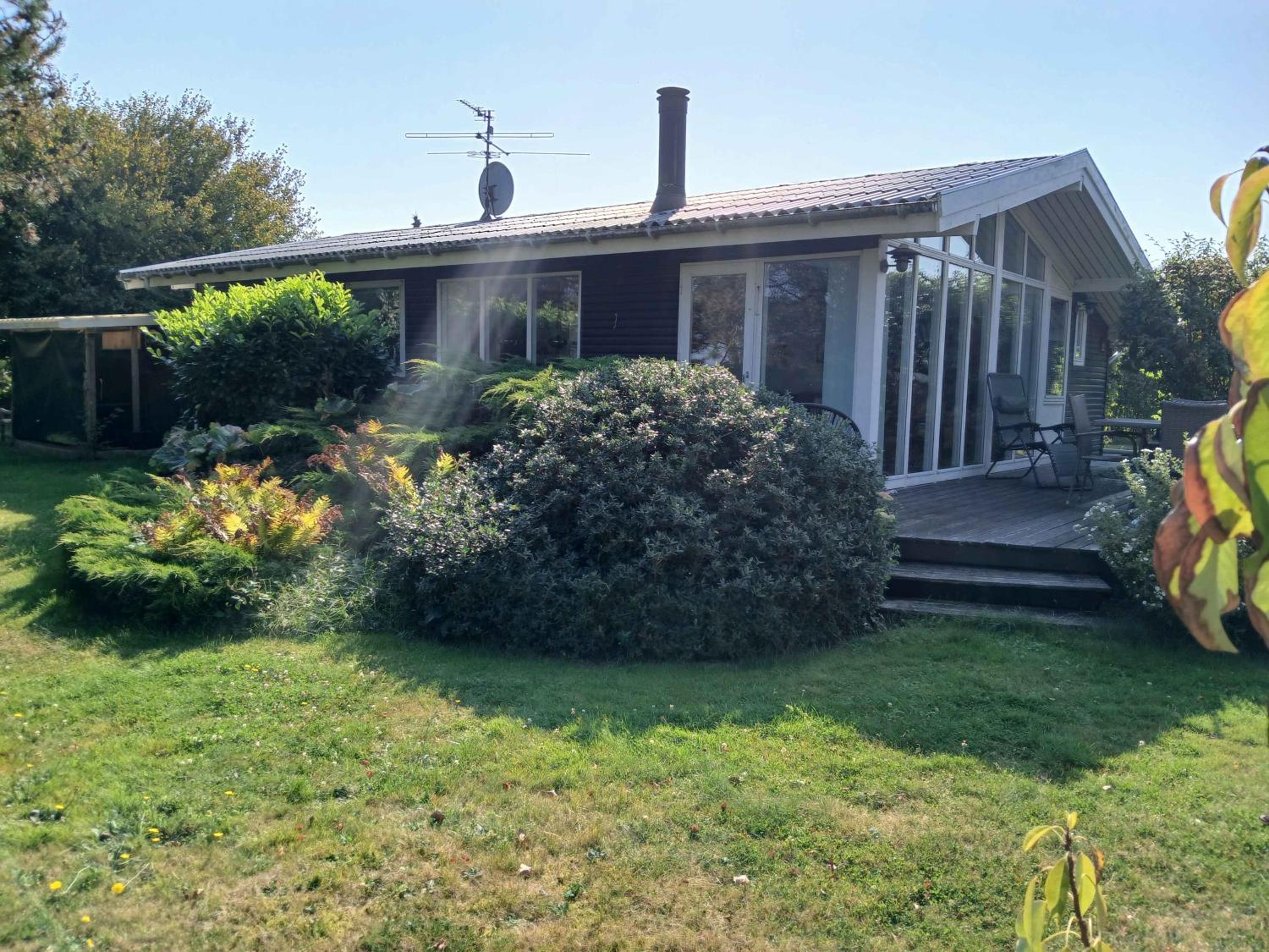 Coastal Cottage Charm With Room For The Family