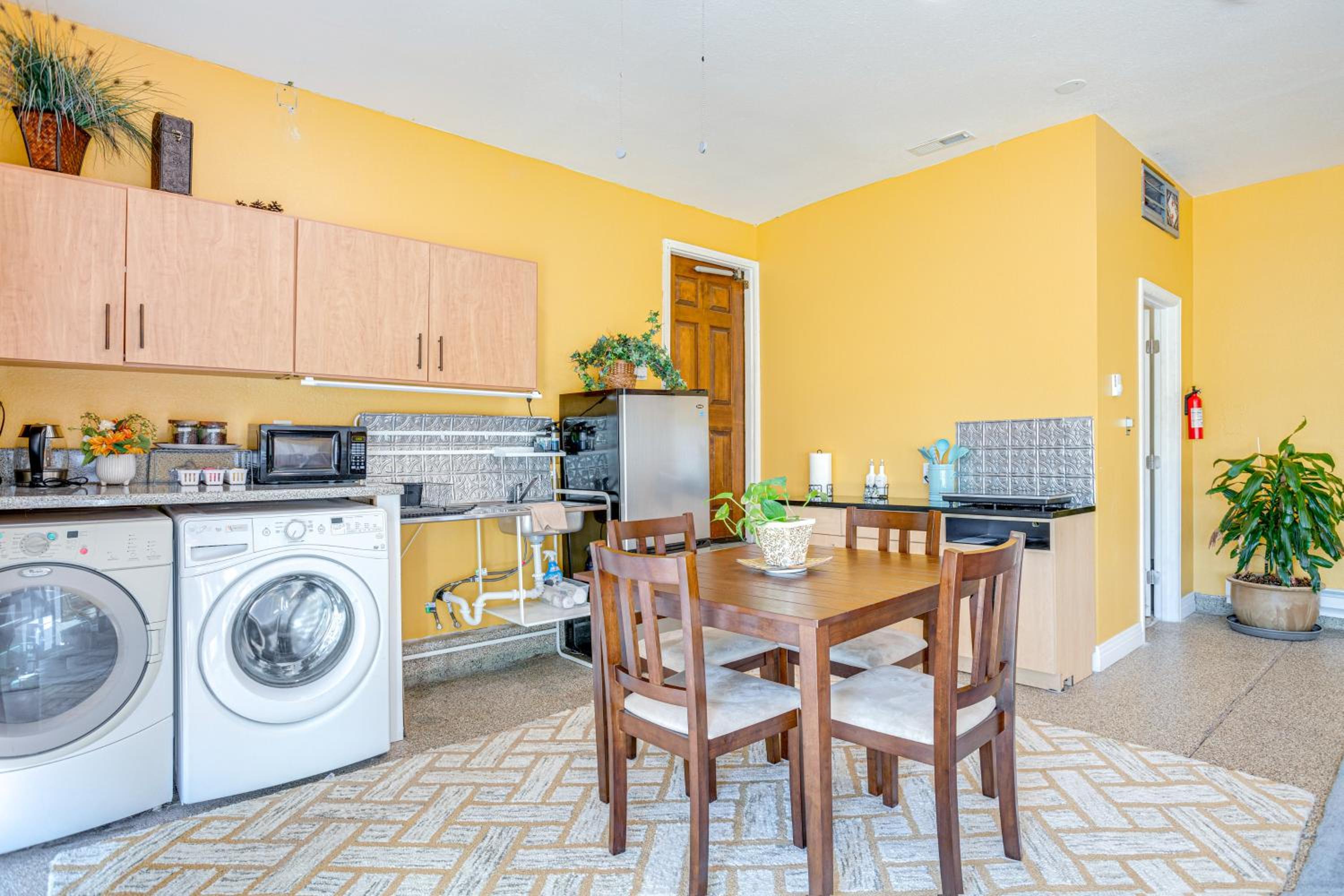 Scenic Aurora Studio on 3 Acres: Easy 1-70 Access view 4
