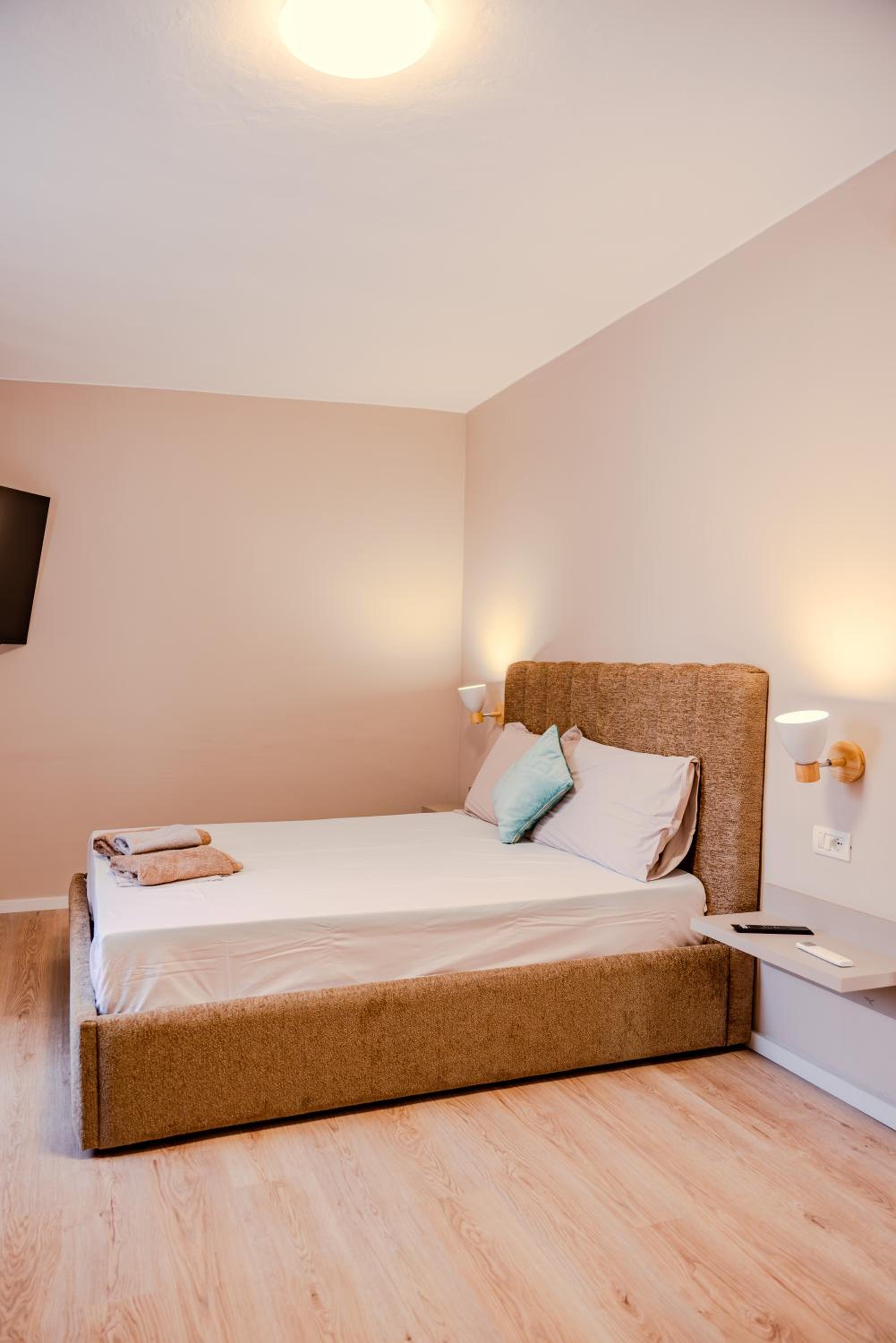 Bejart Apartment 6