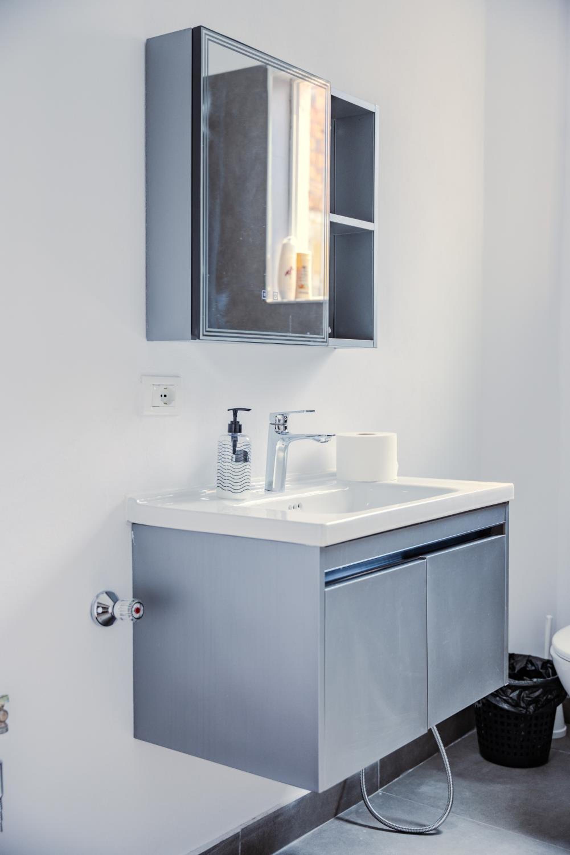 Bejart Apartment 6