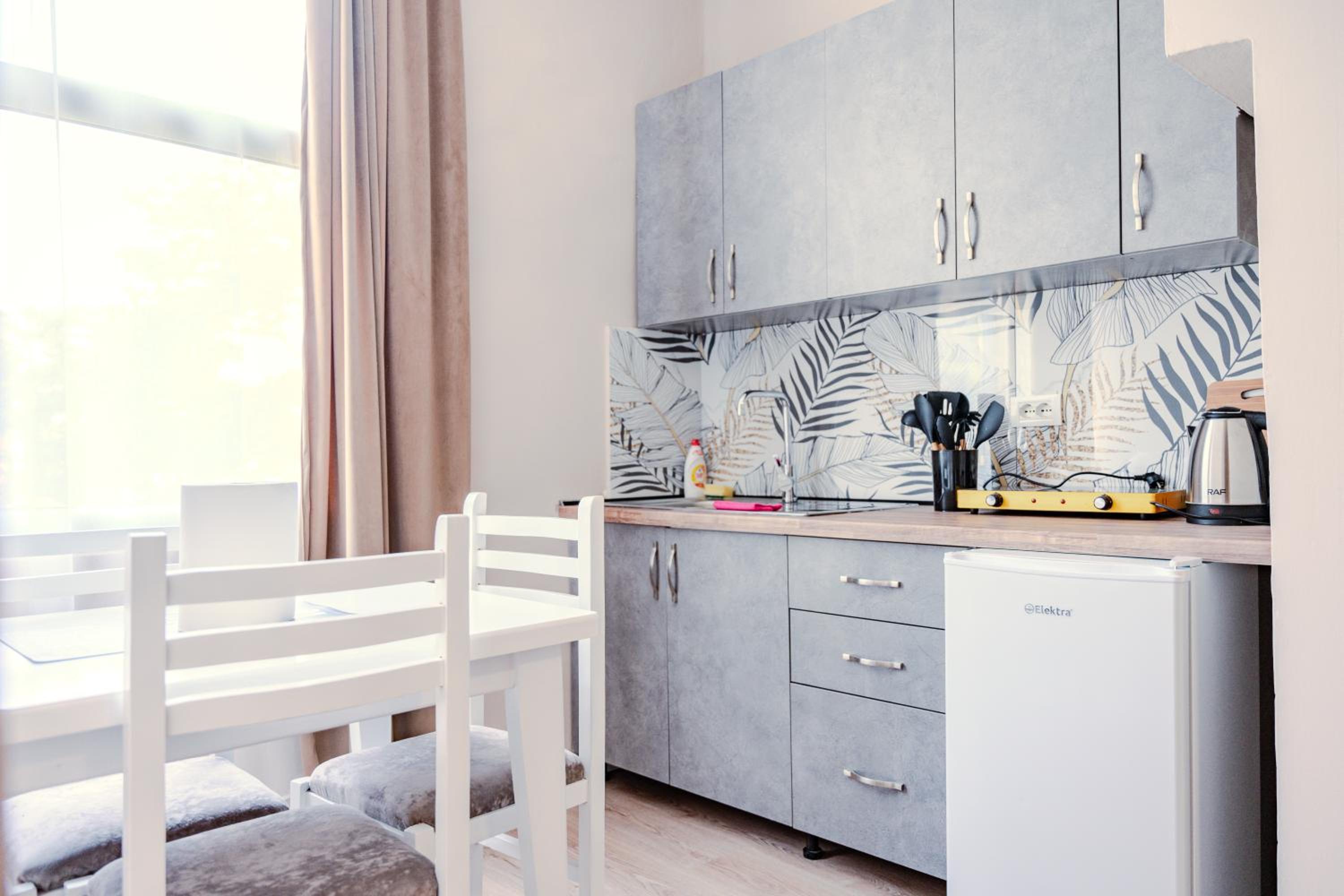 Bejart Apartment 6