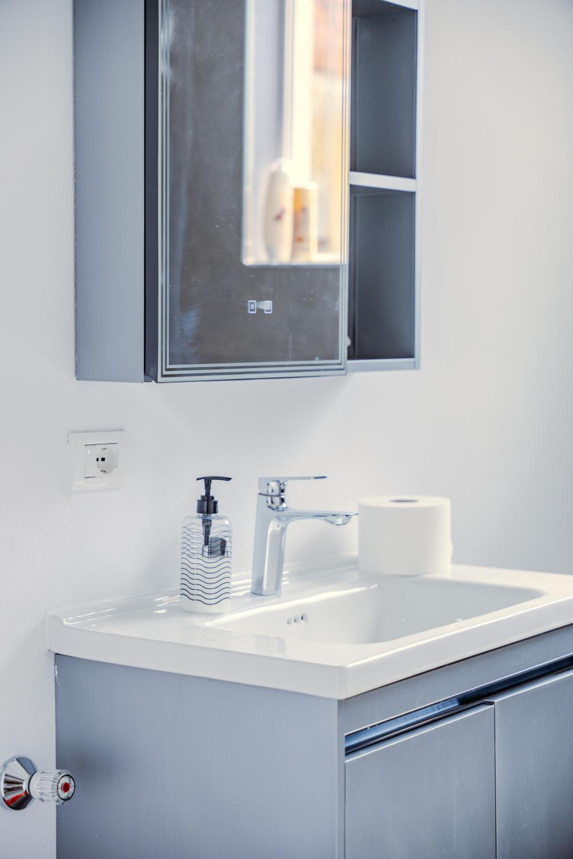 Bejart Apartment 6