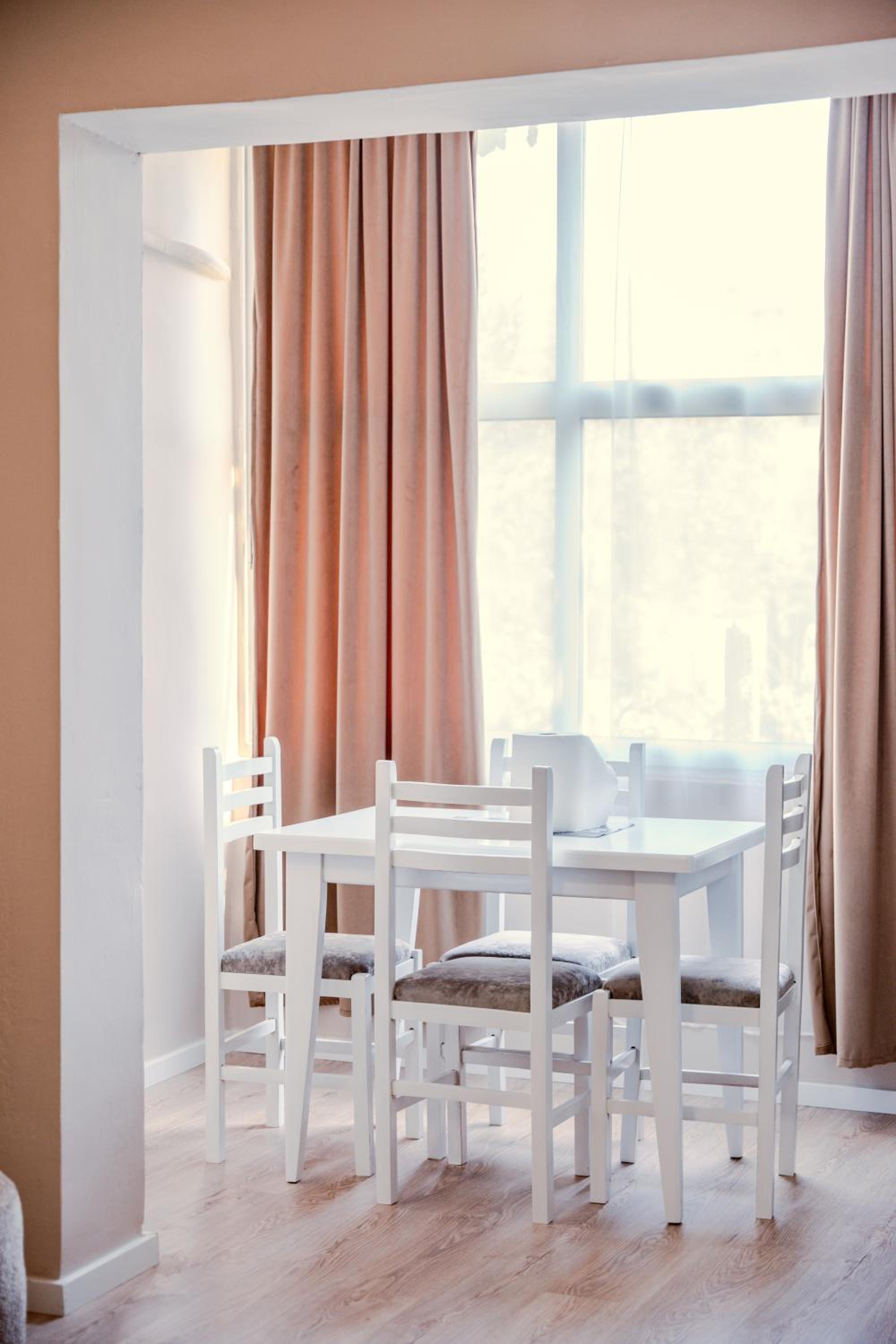 Bejart Apartment 6