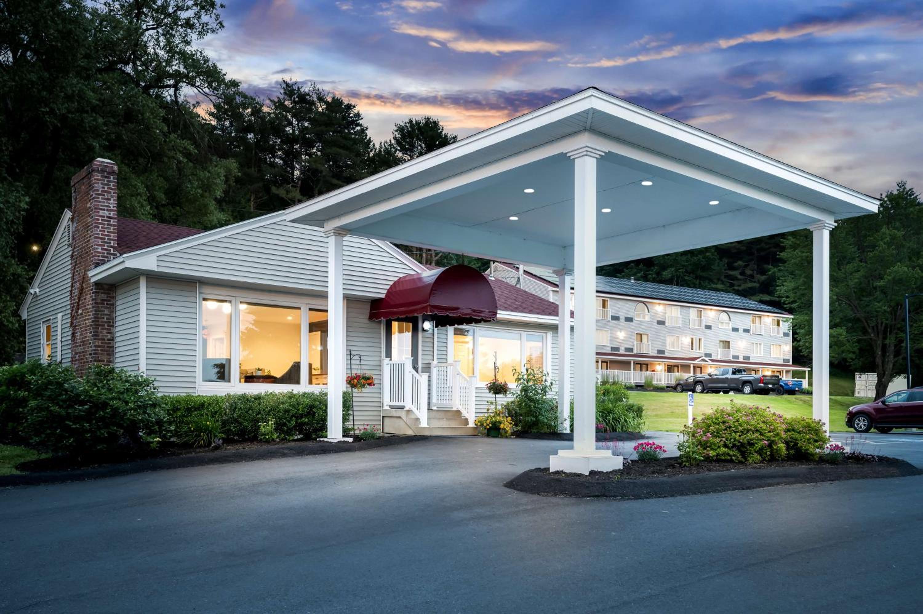 Hotel Best Western - Freeport Inn - Image 1